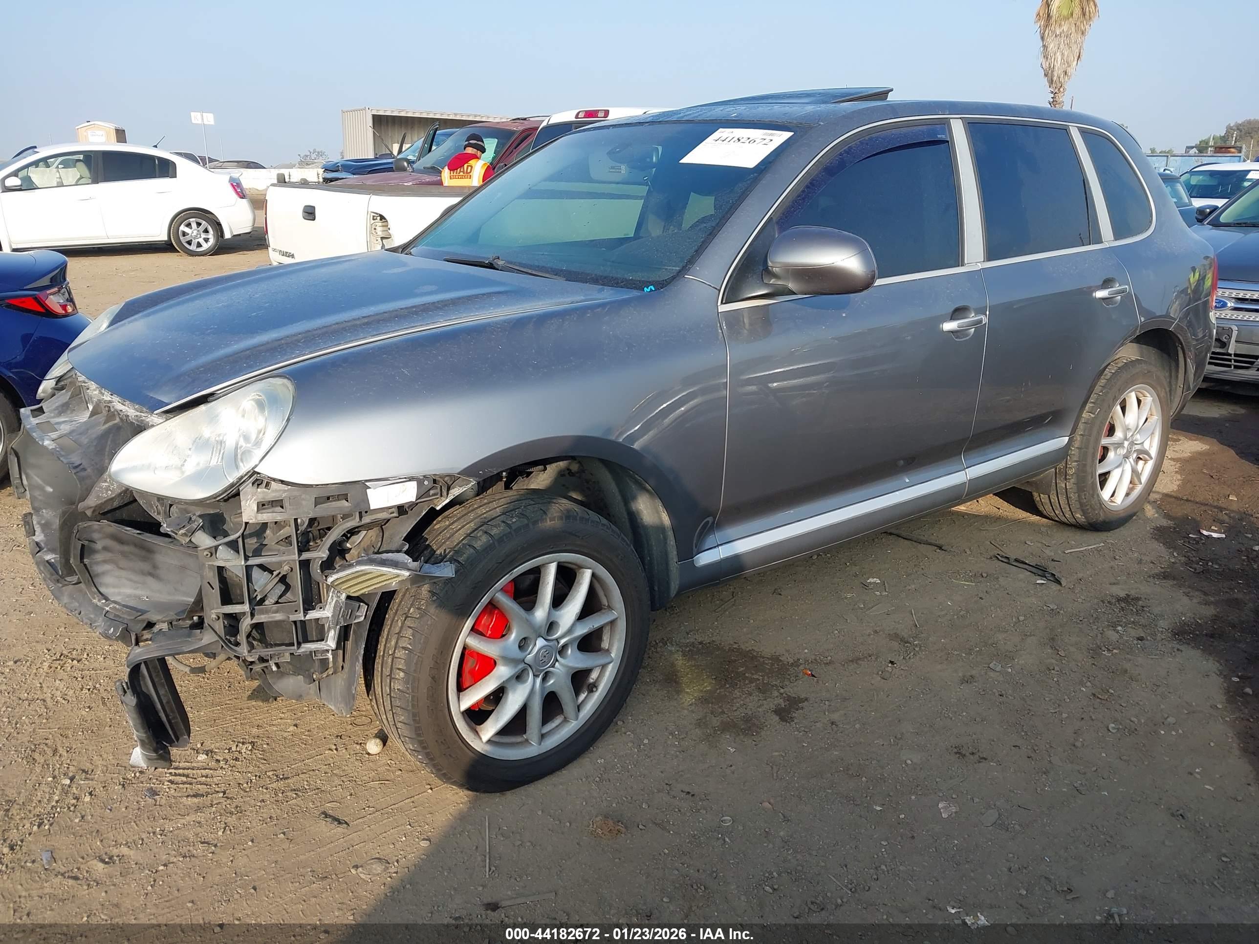 PORSCHE CAYENNE image 2