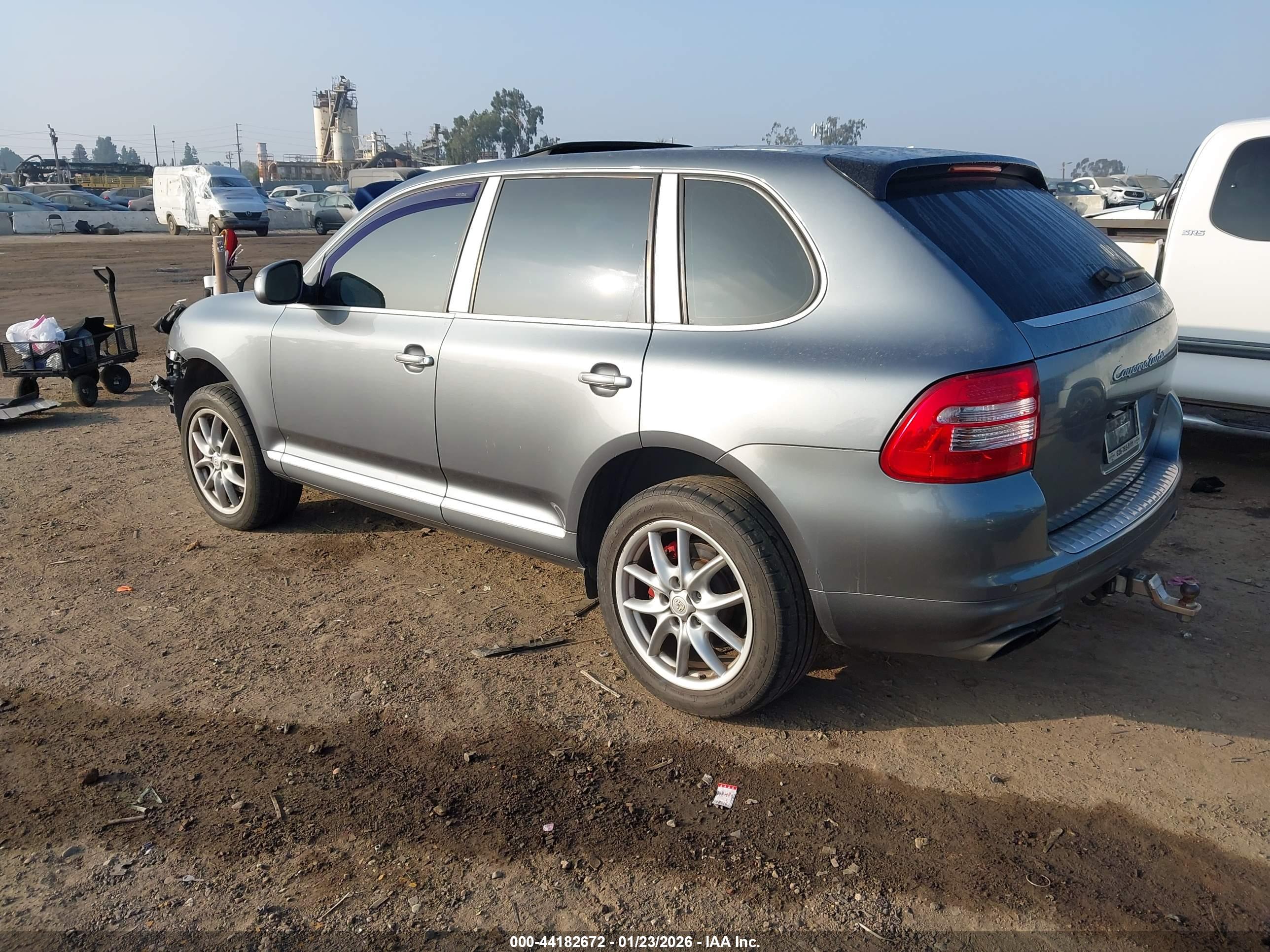 PORSCHE CAYENNE image 3