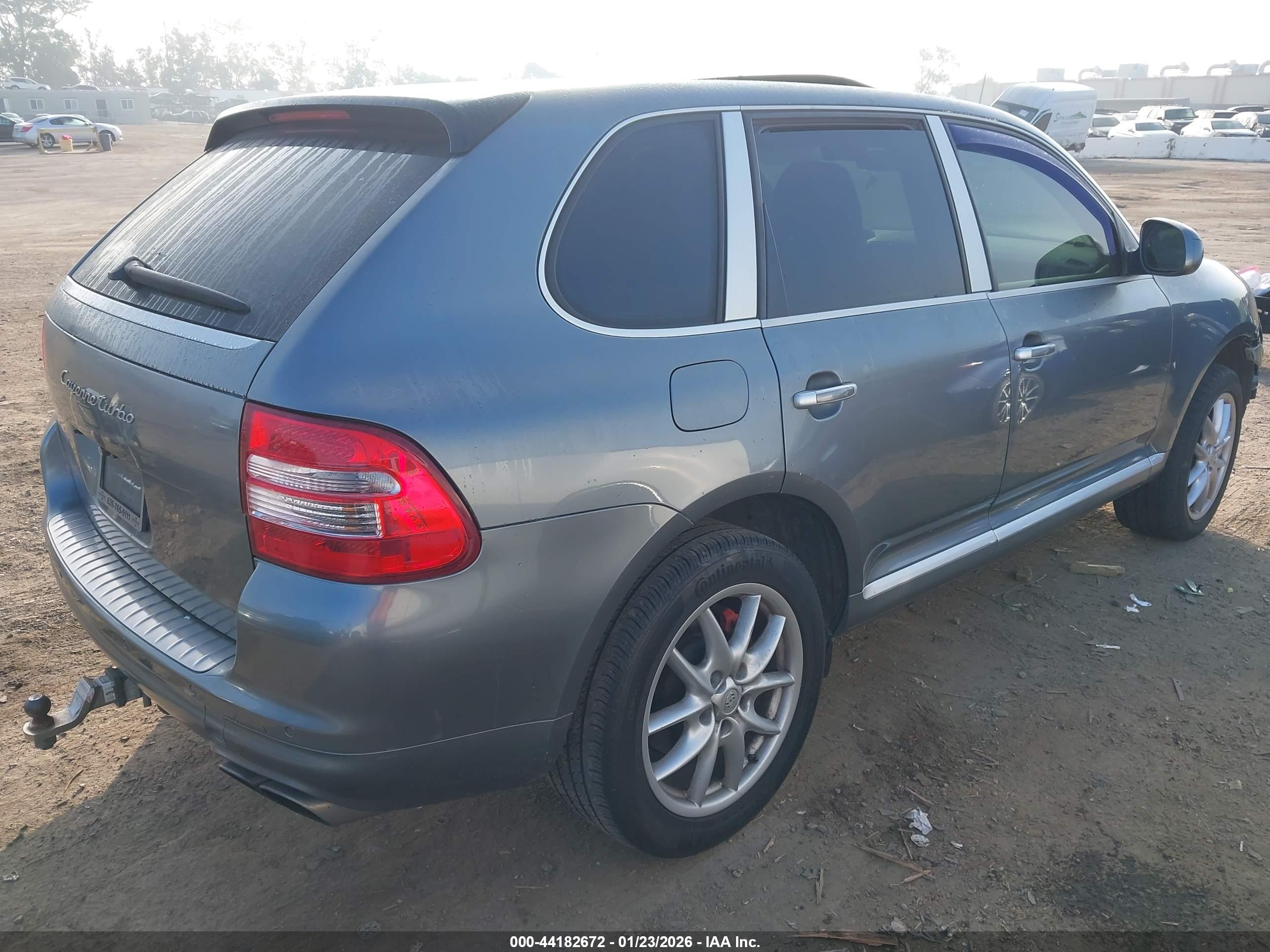 PORSCHE CAYENNE image 4
