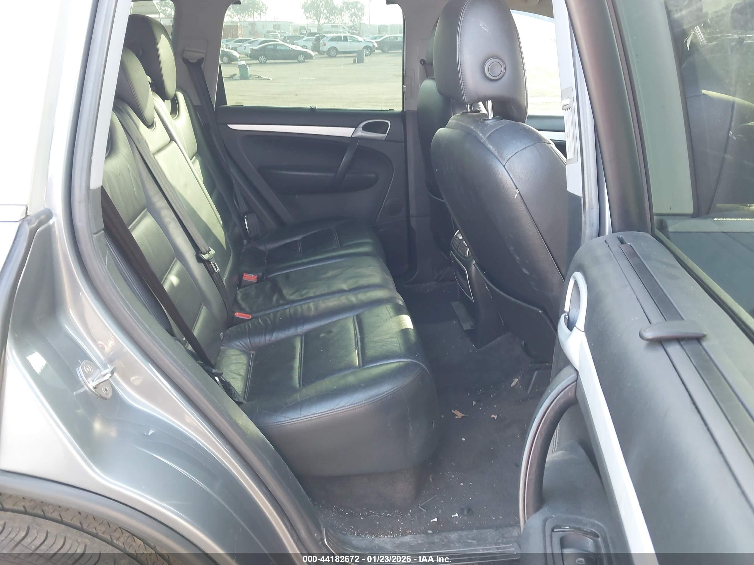 PORSCHE CAYENNE image 8