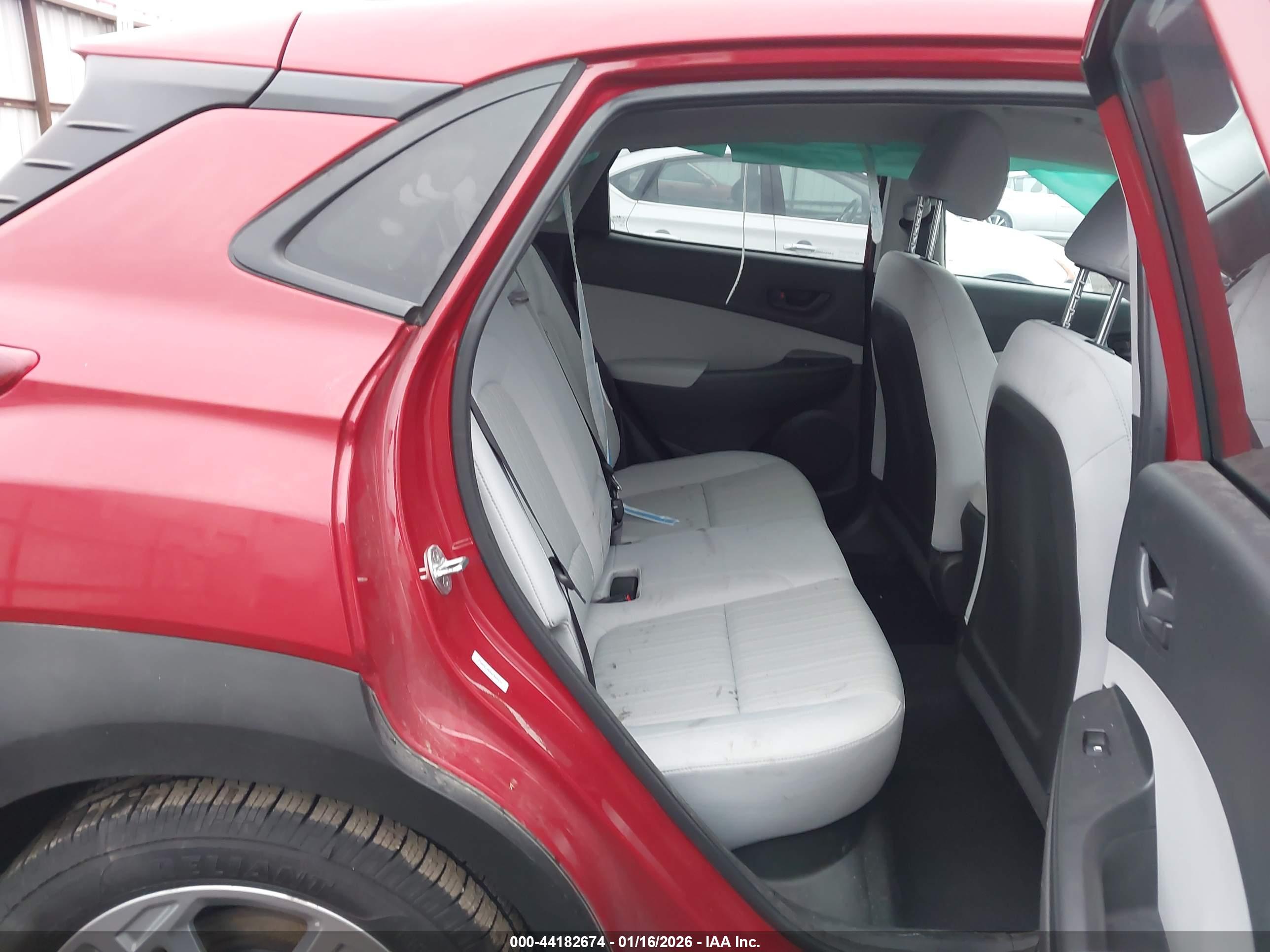 HYUNDAI KONA image 8