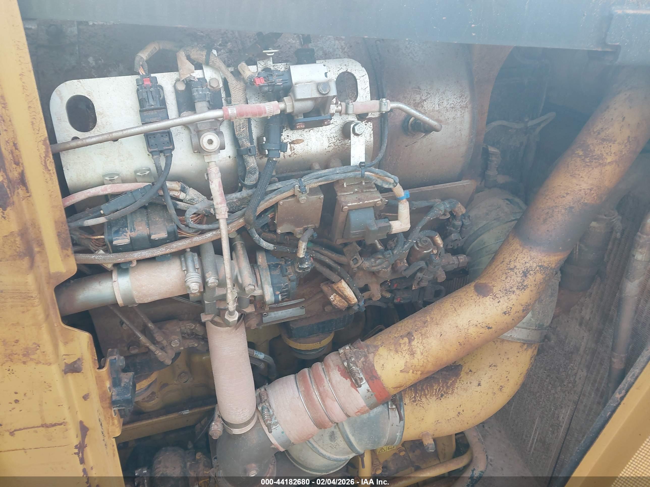 CATERPILLAR D8T image 10