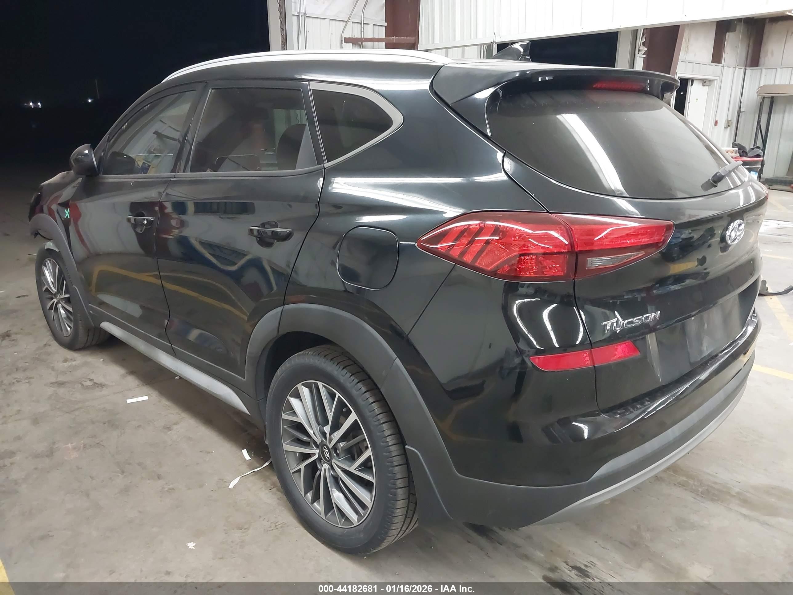 HYUNDAI TUCSON image 3