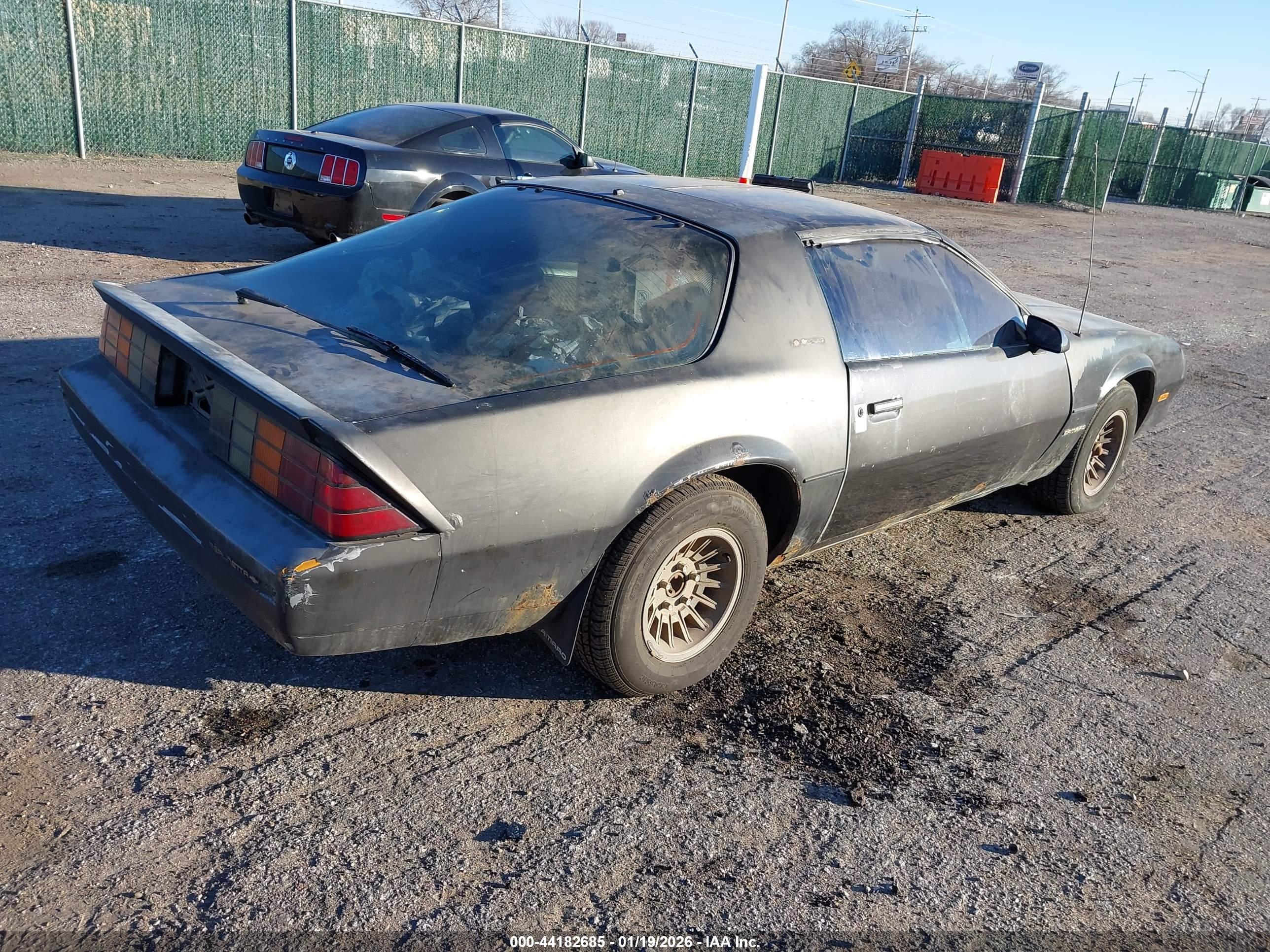 CHEVROLET CAMARO image 4