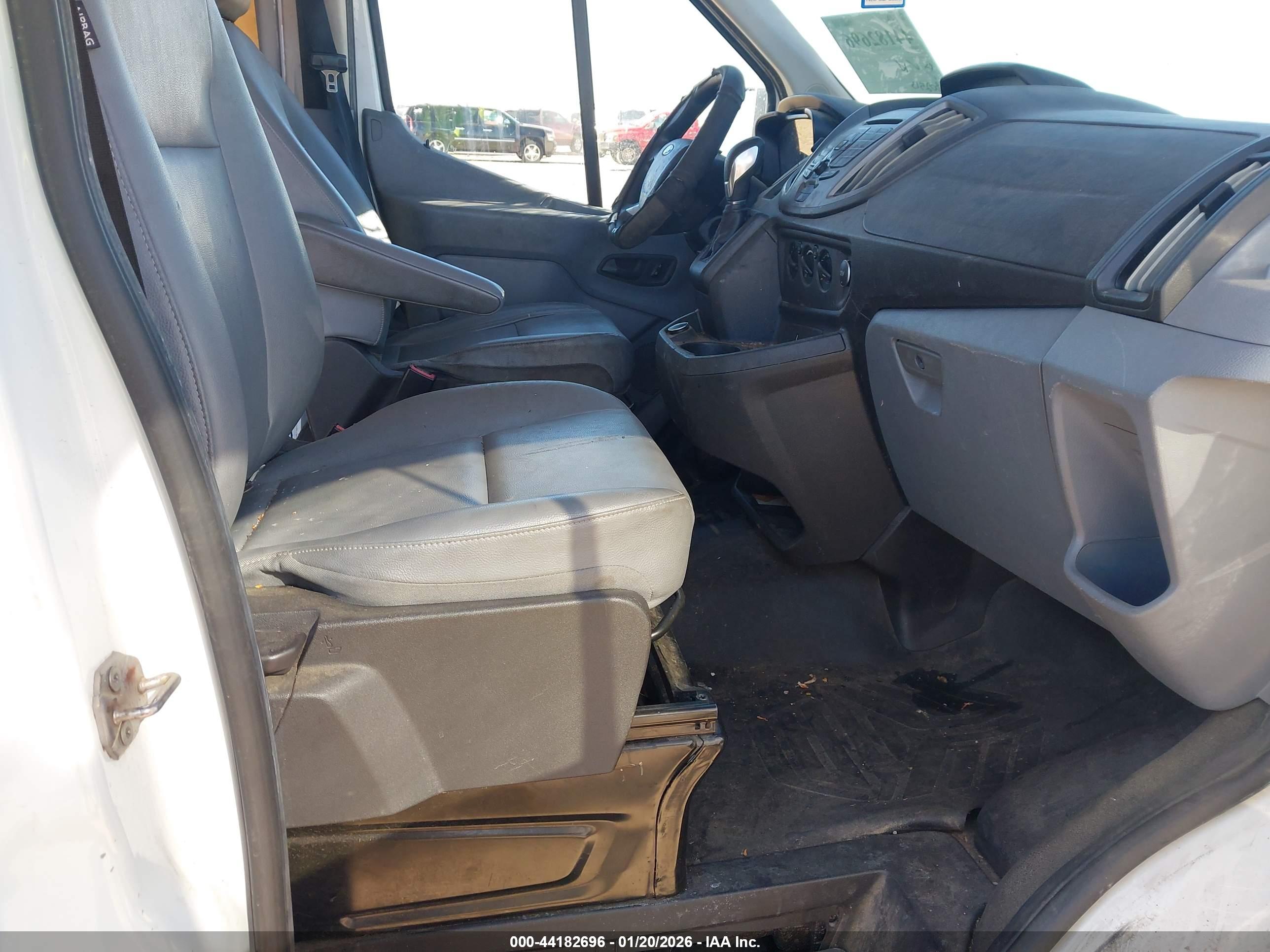 FORD TRANSIT-250 image 5
