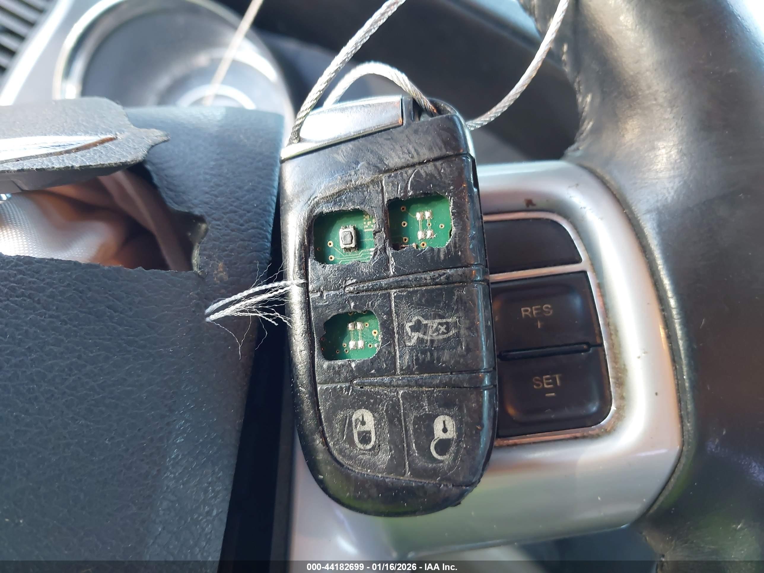CHRYSLER 300 image 11