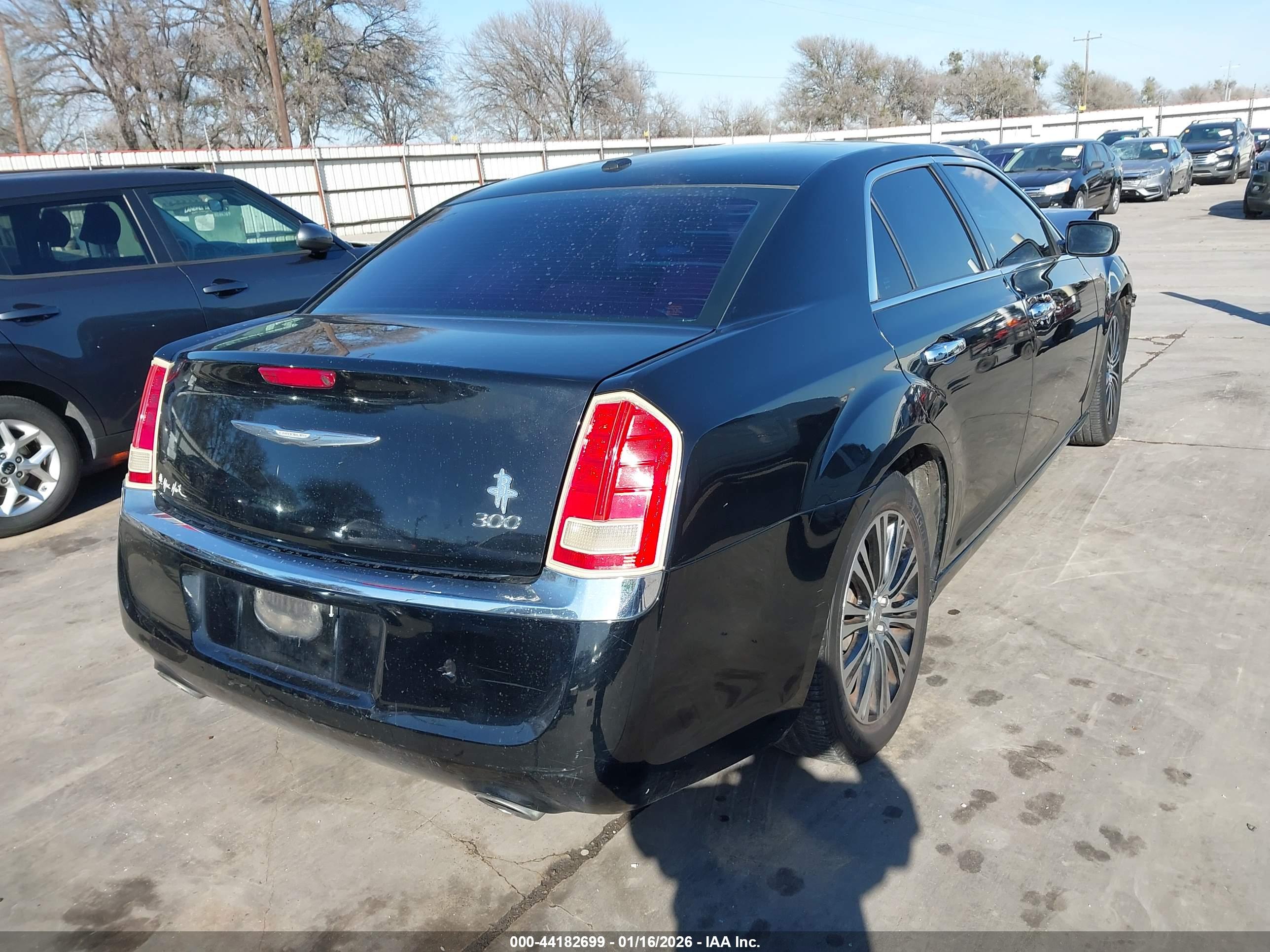 CHRYSLER 300 image 4