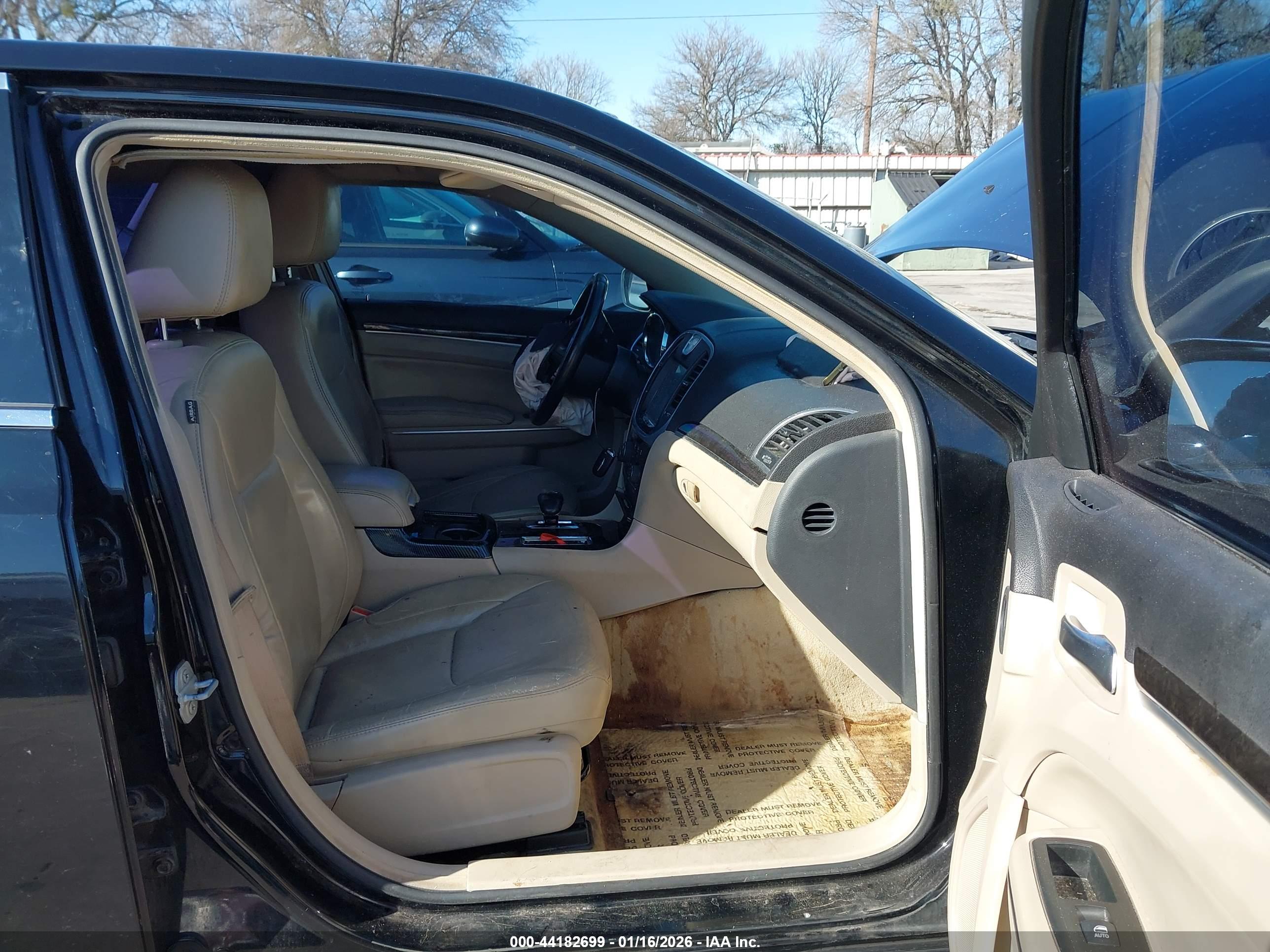 CHRYSLER 300 image 5