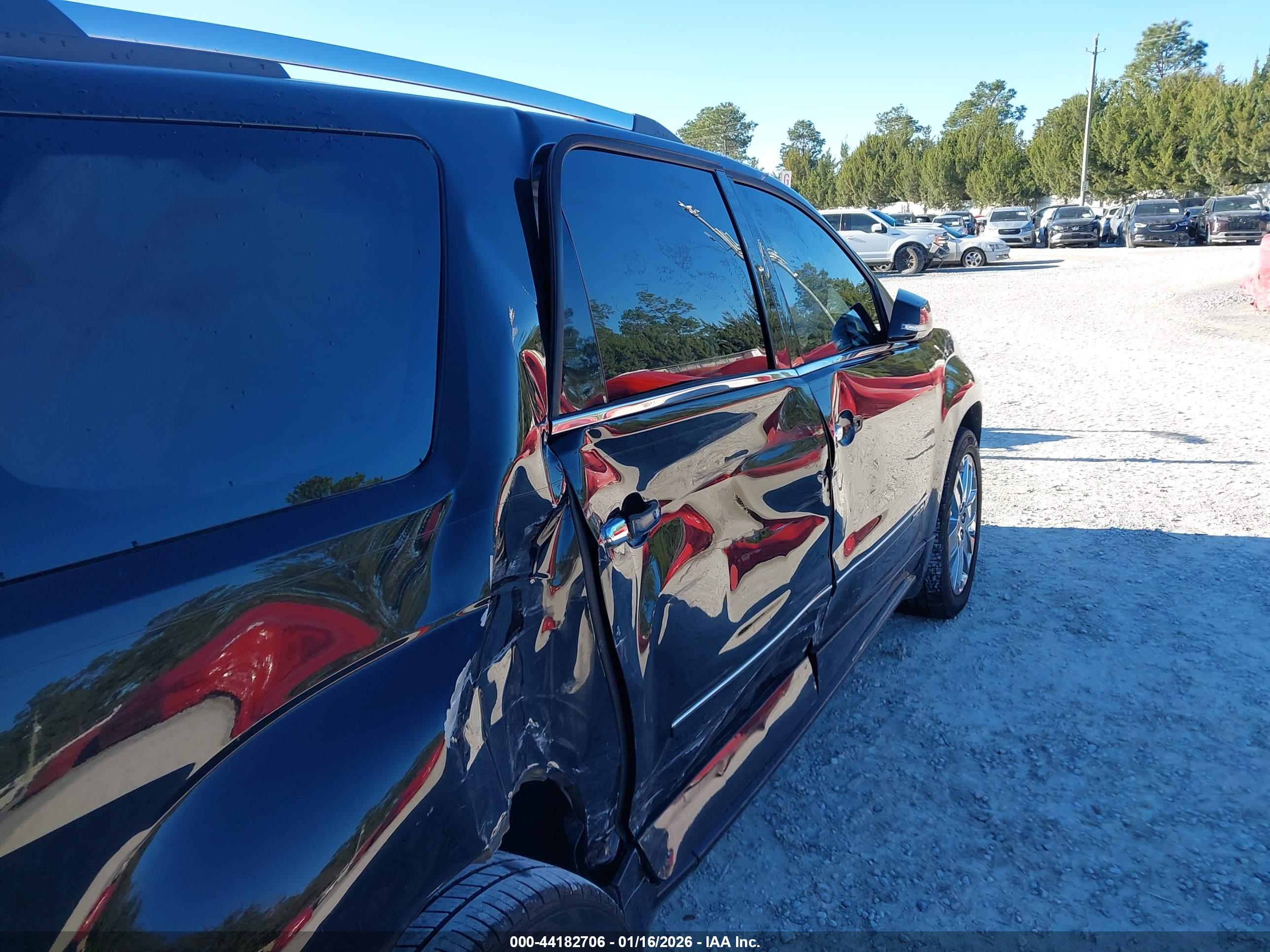 GMC ACADIA image 6