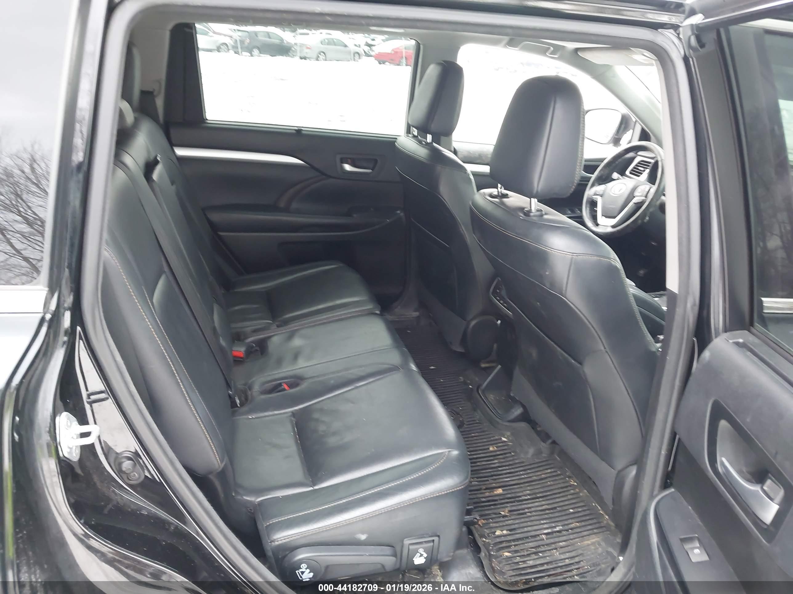 TOYOTA HIGHLANDER image 8