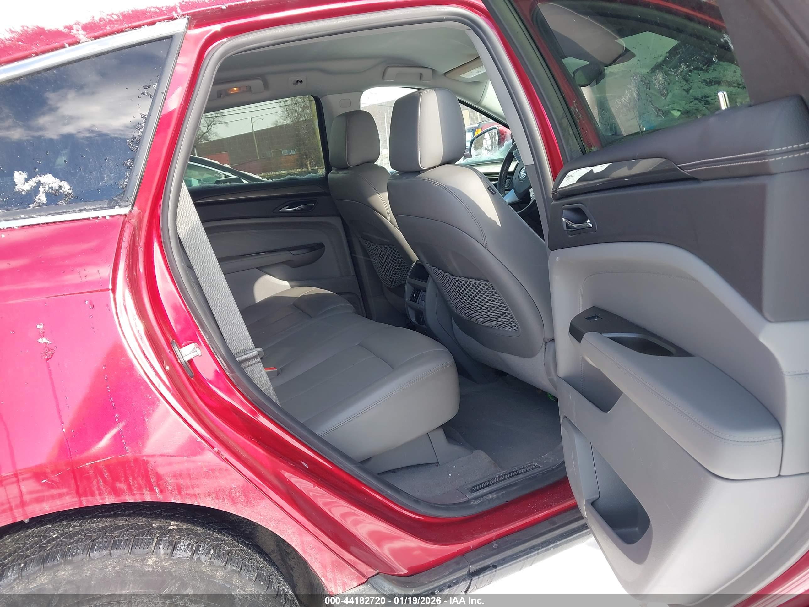 CADILLAC SRX image 8