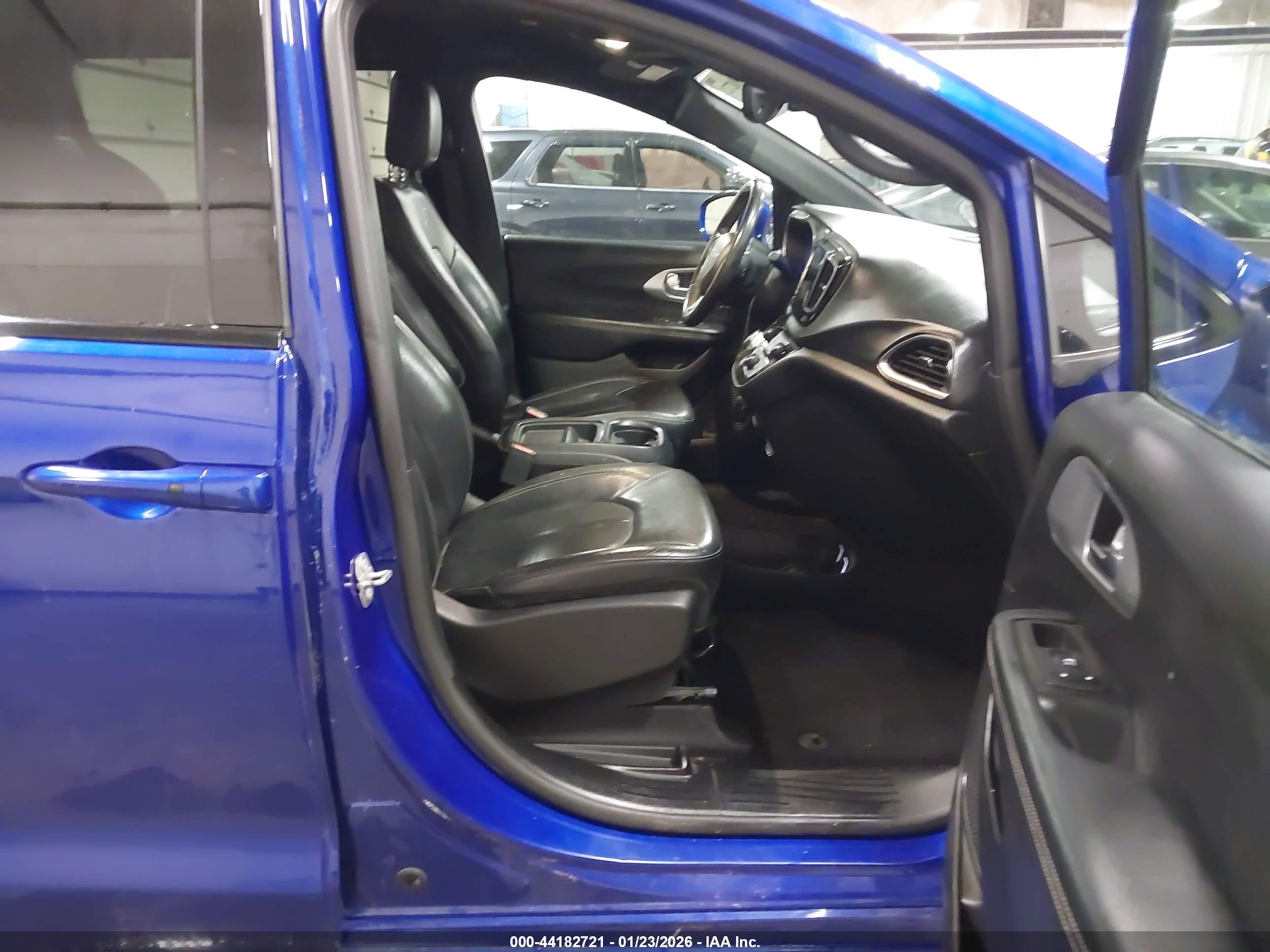 CHRYSLER PACIFICA image 5