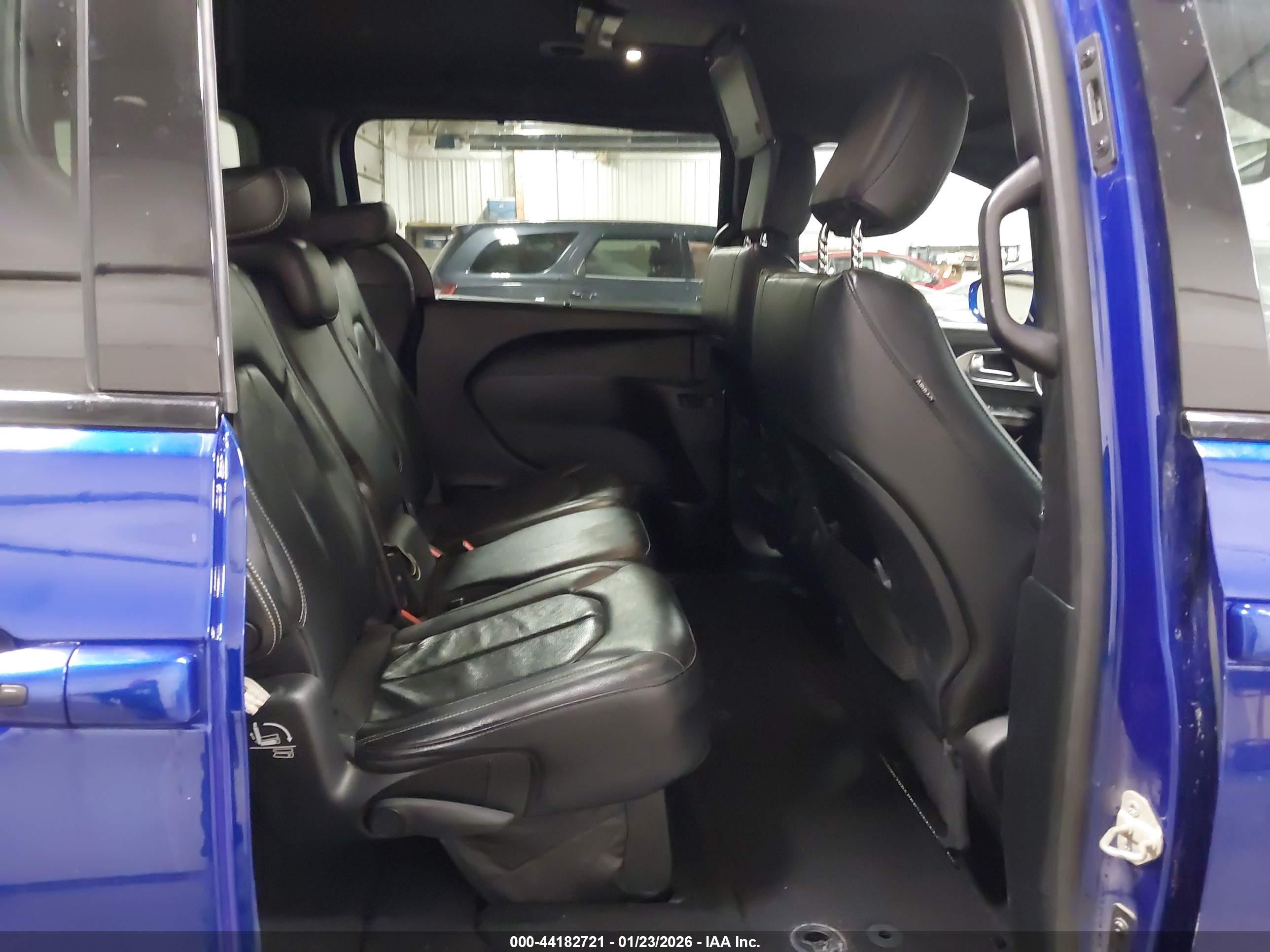 CHRYSLER PACIFICA image 8
