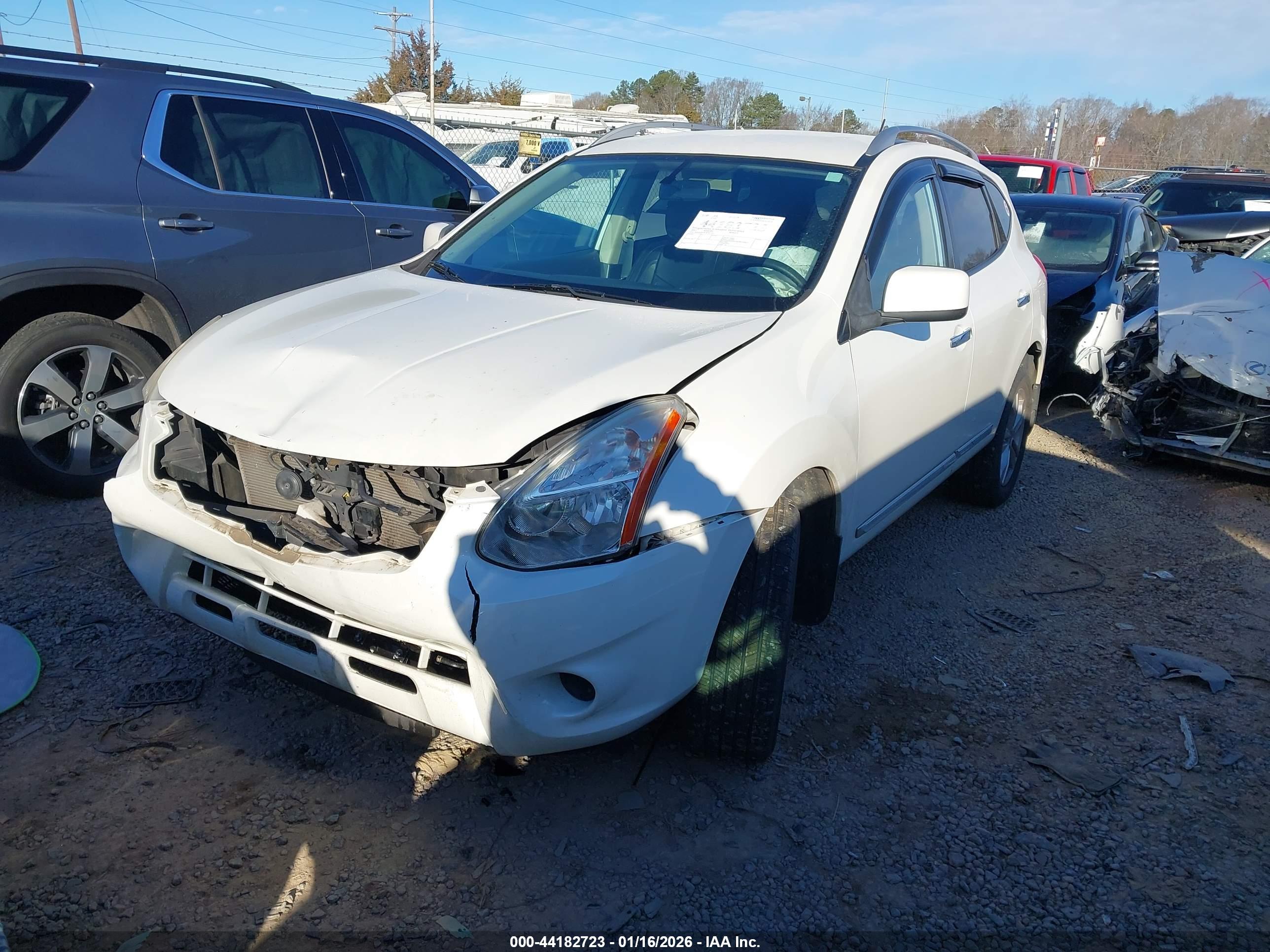 NISSAN ROGUE image 2
