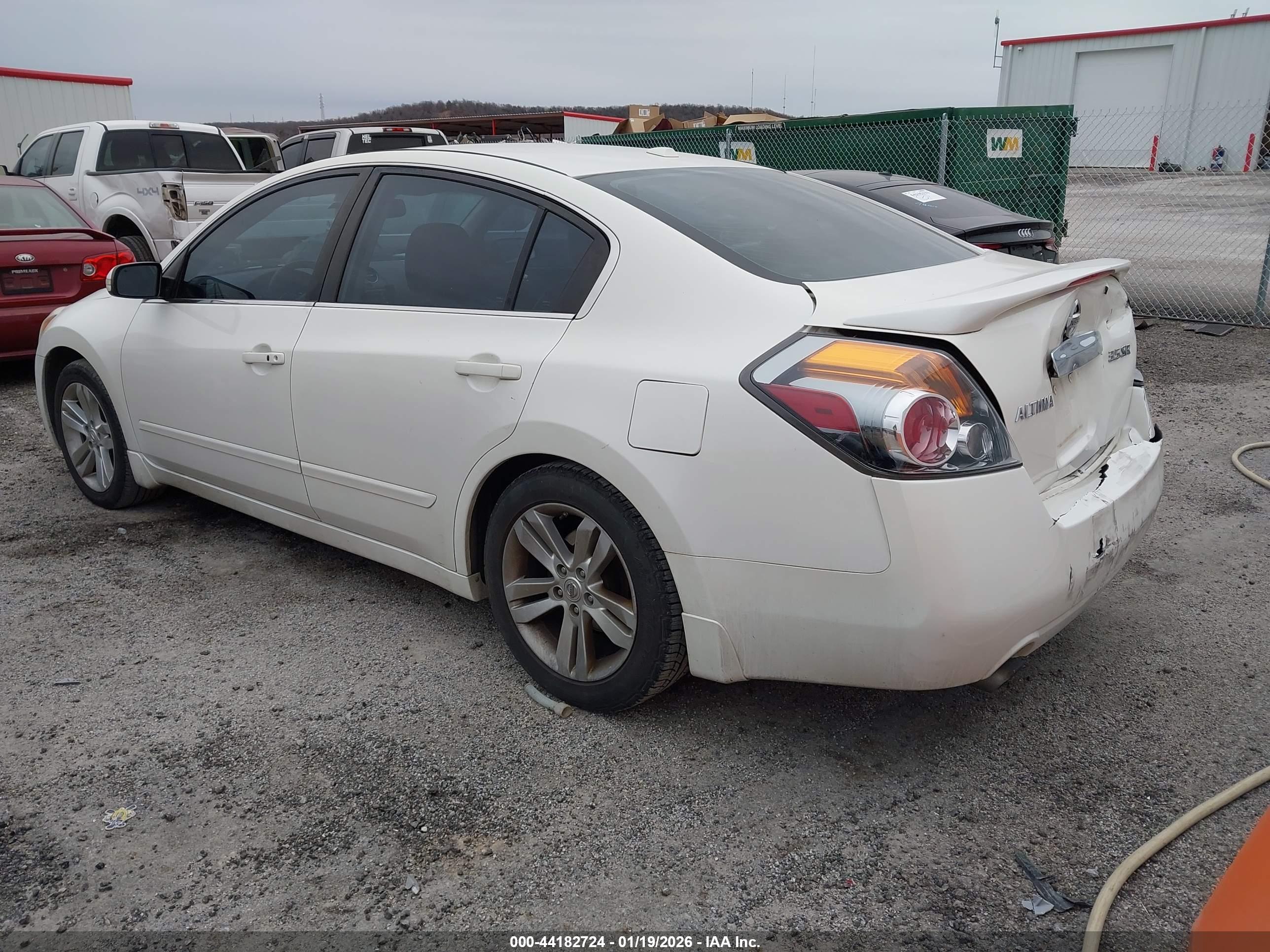 NISSAN ALTIMA image 3