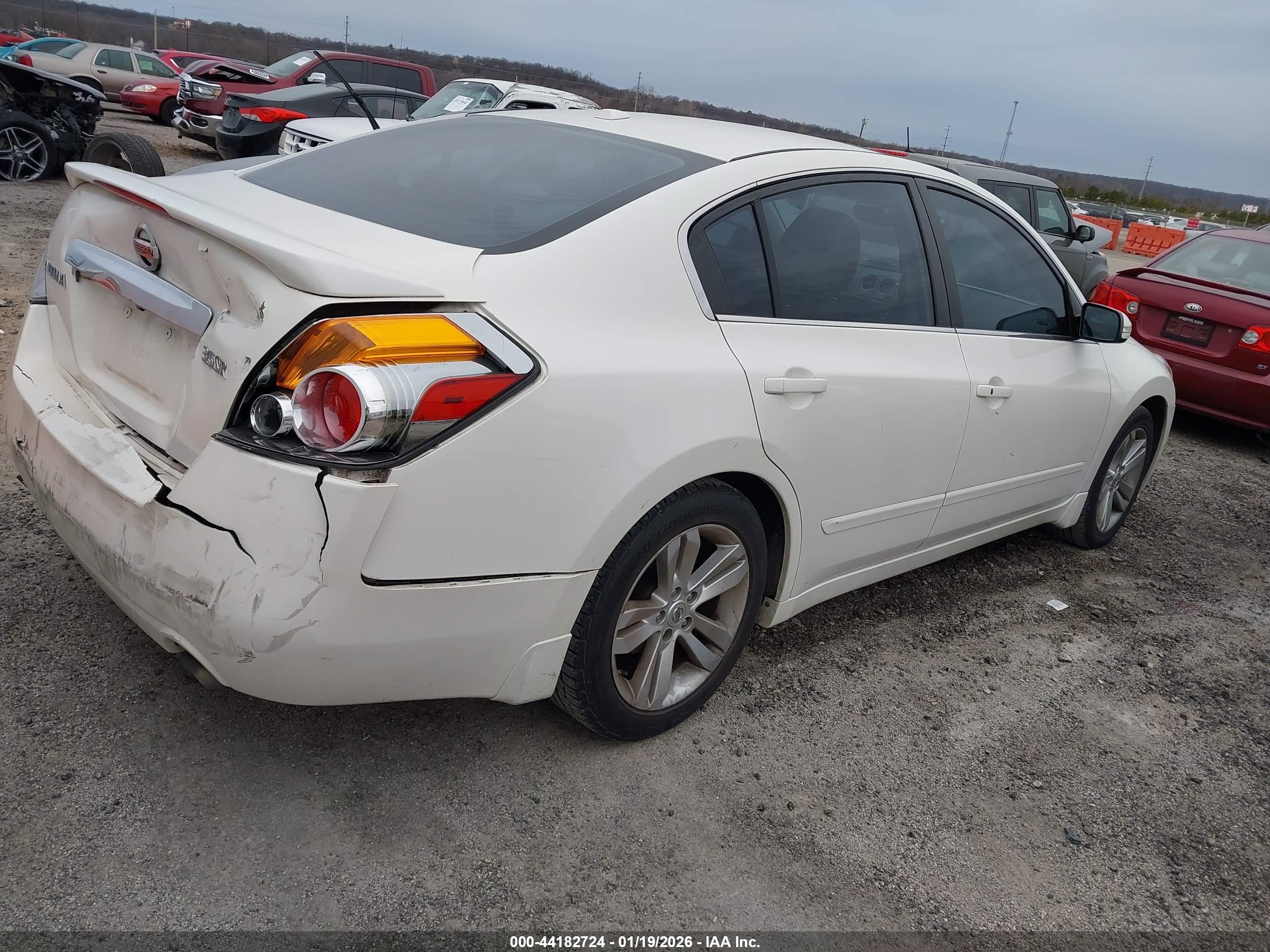 NISSAN ALTIMA image 4