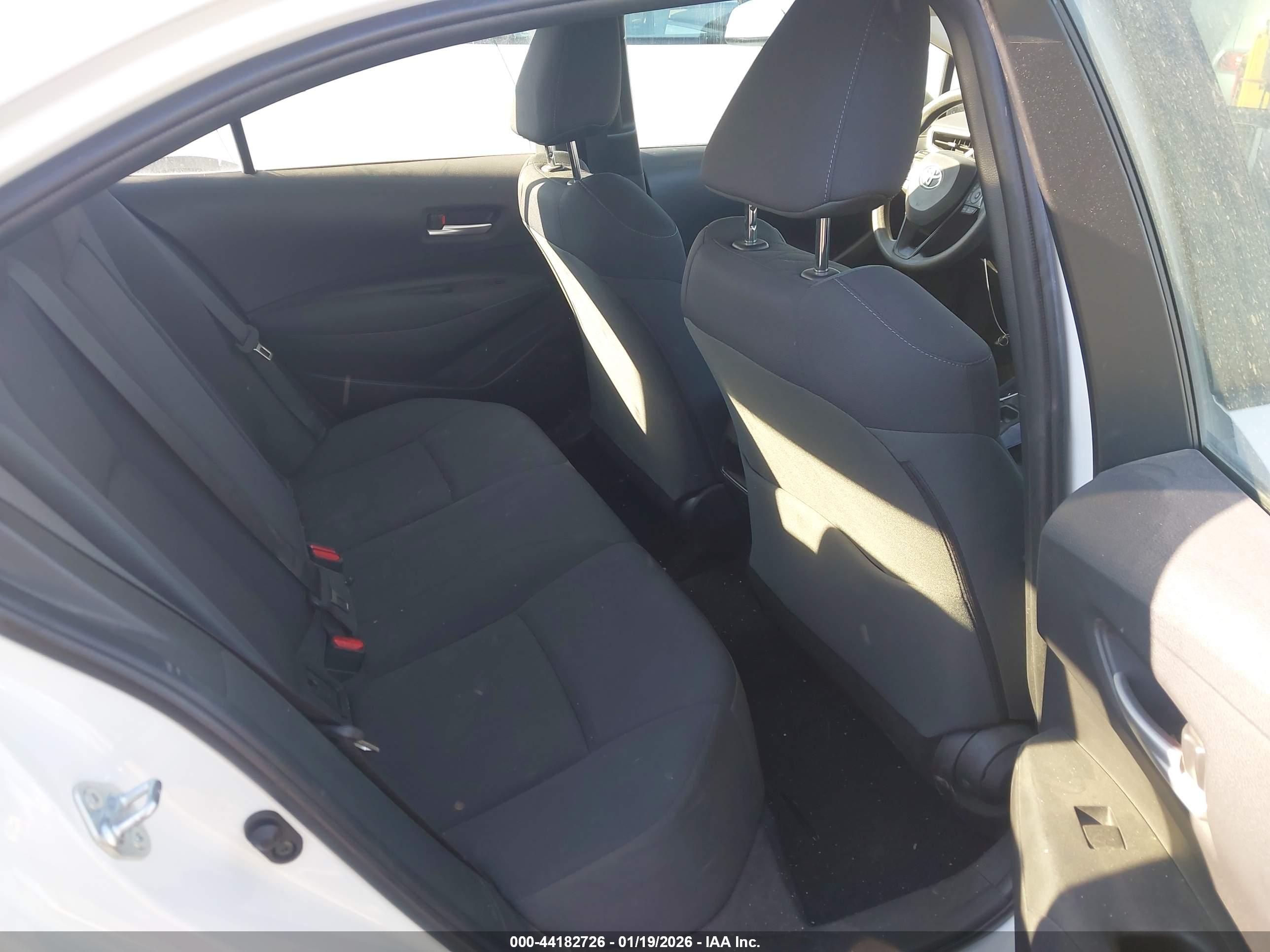 TOYOTA COROLLA image 8
