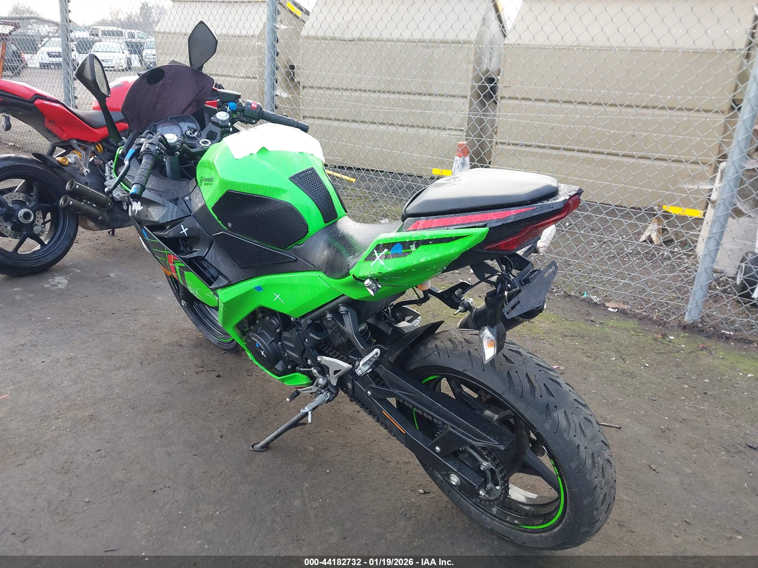 KAWASAKI EX400 image 3