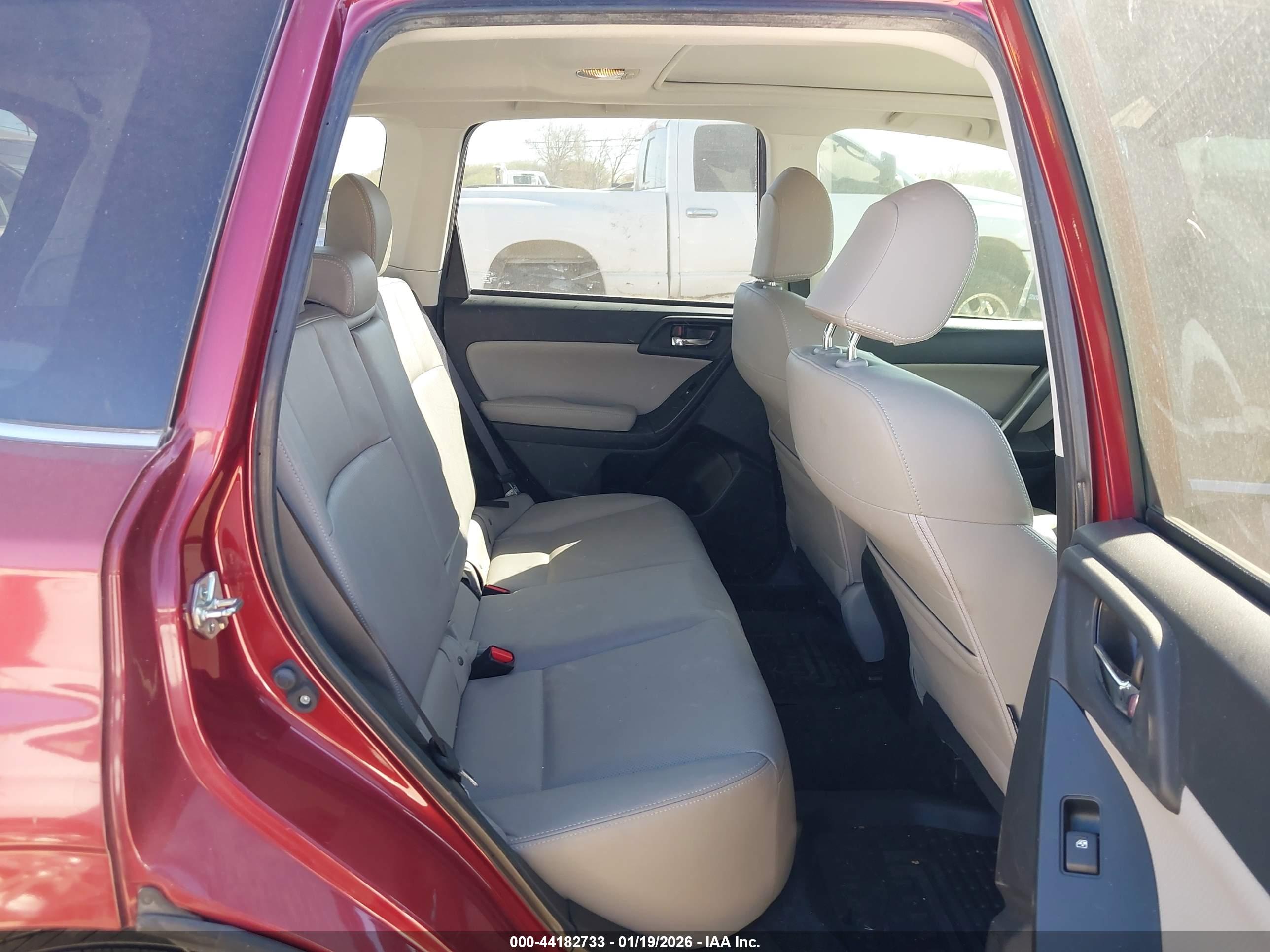 SUBARU FORESTER image 8