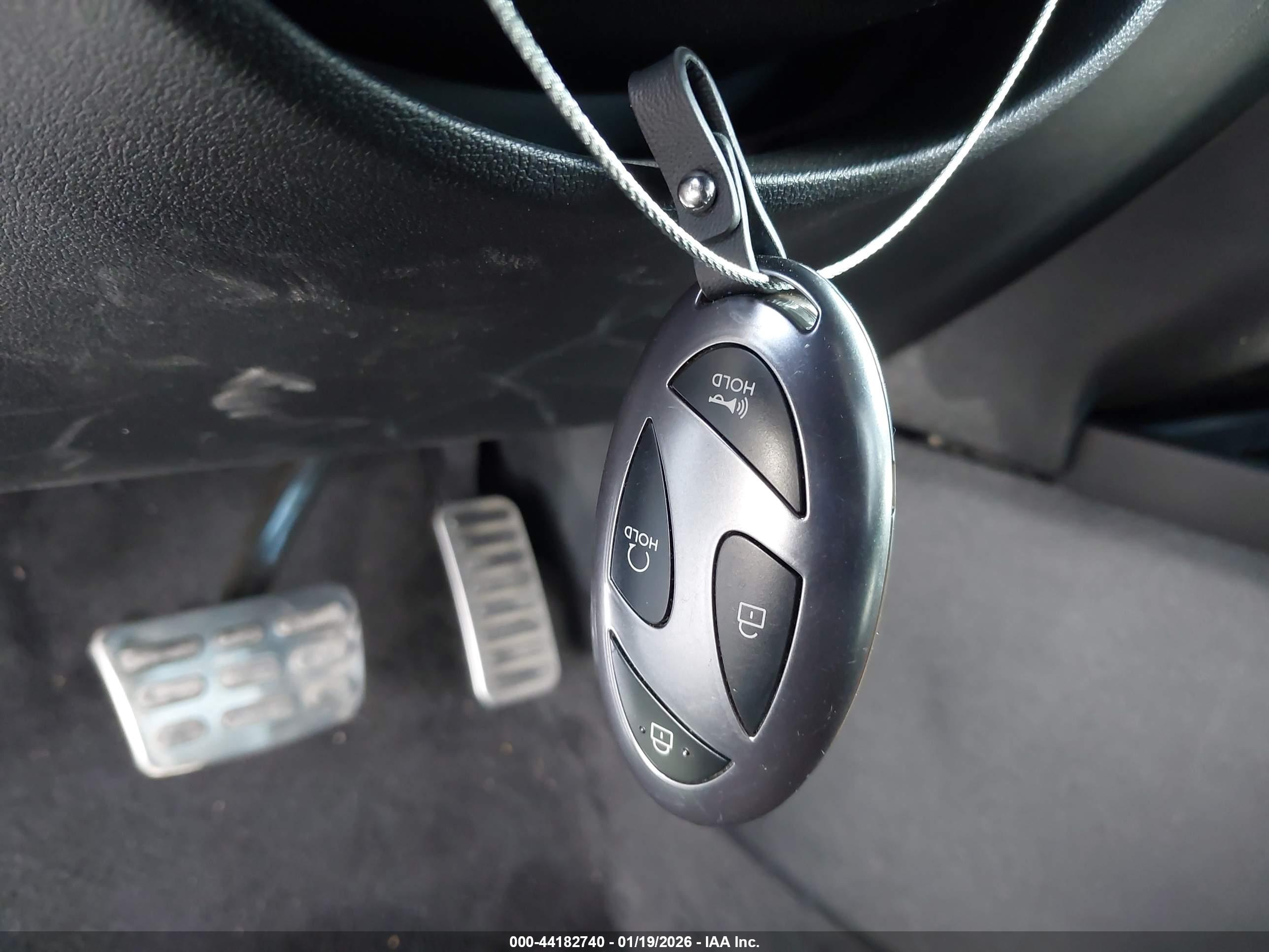 HYUNDAI ELANTRA image 11