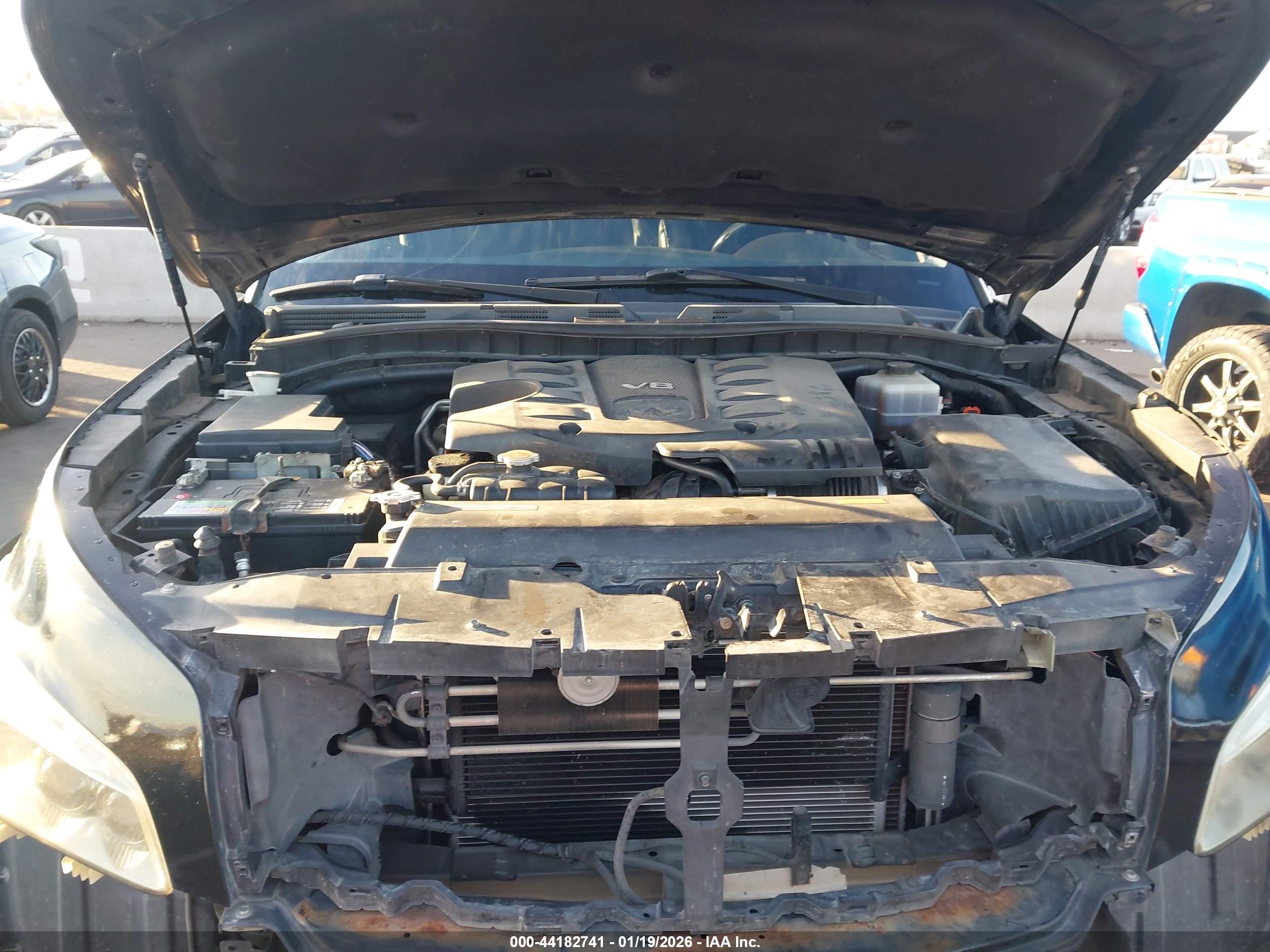 INFINITI QX56 image 10
