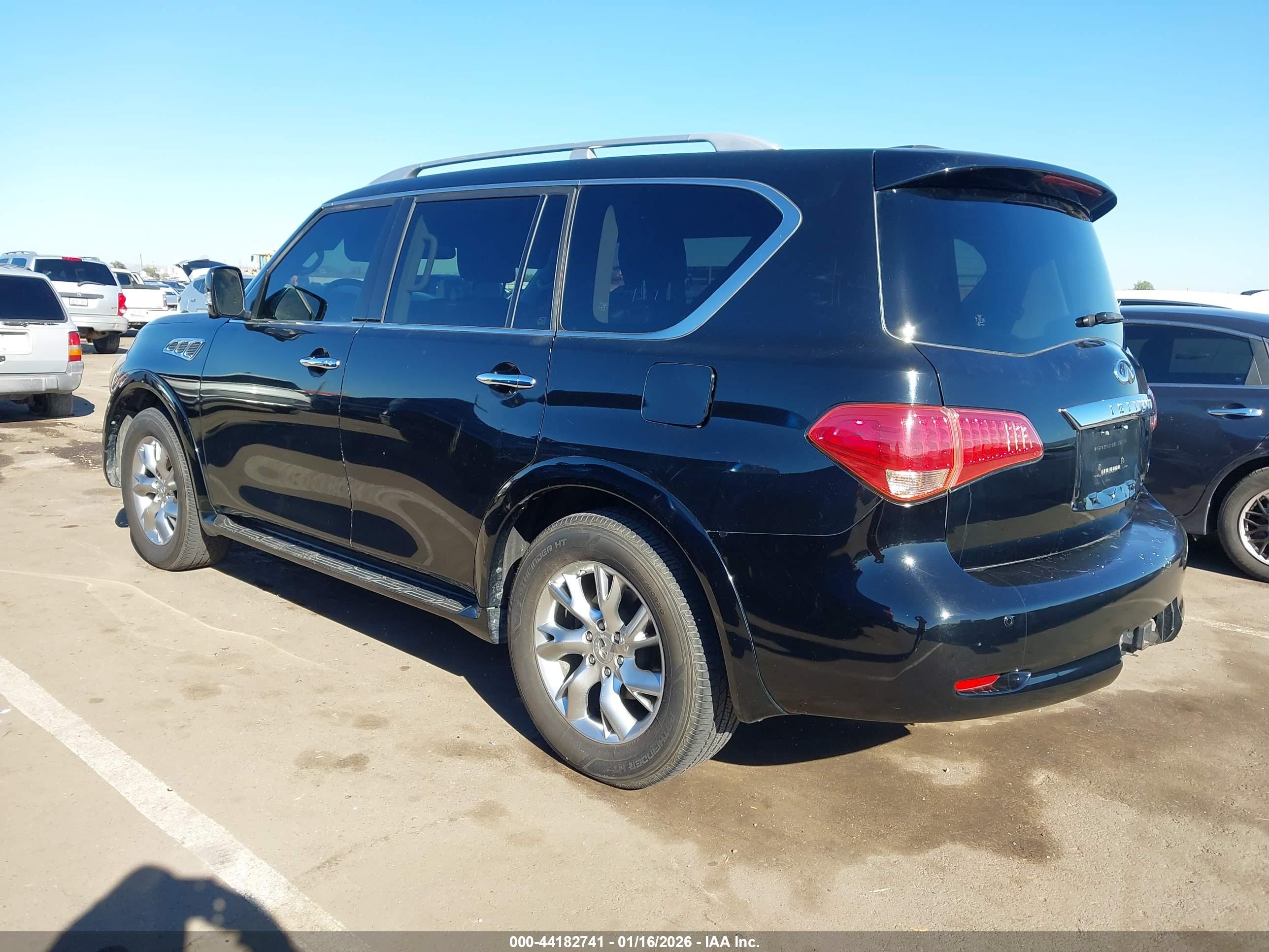 INFINITI QX56 image 3