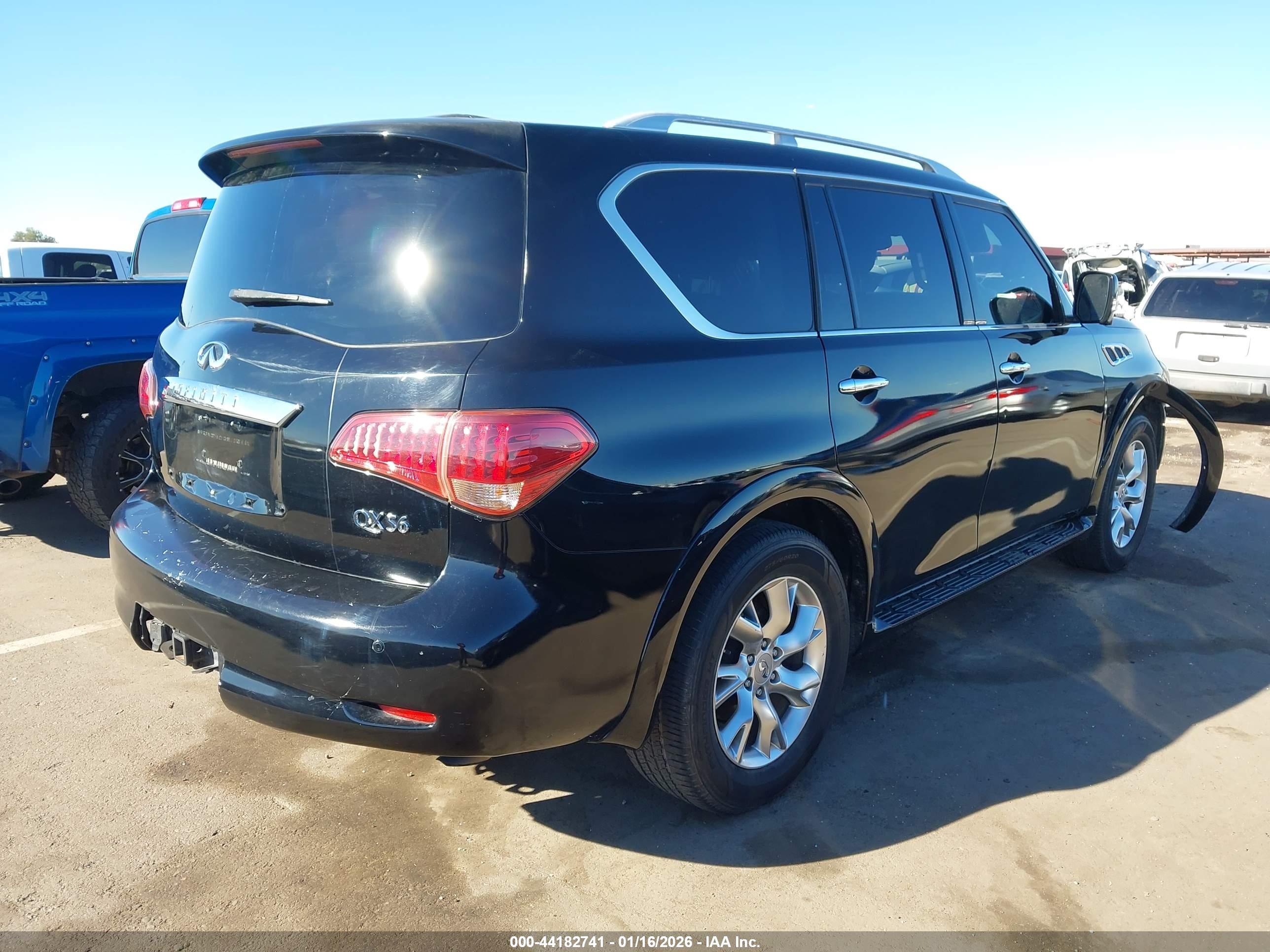 INFINITI QX56 image 4