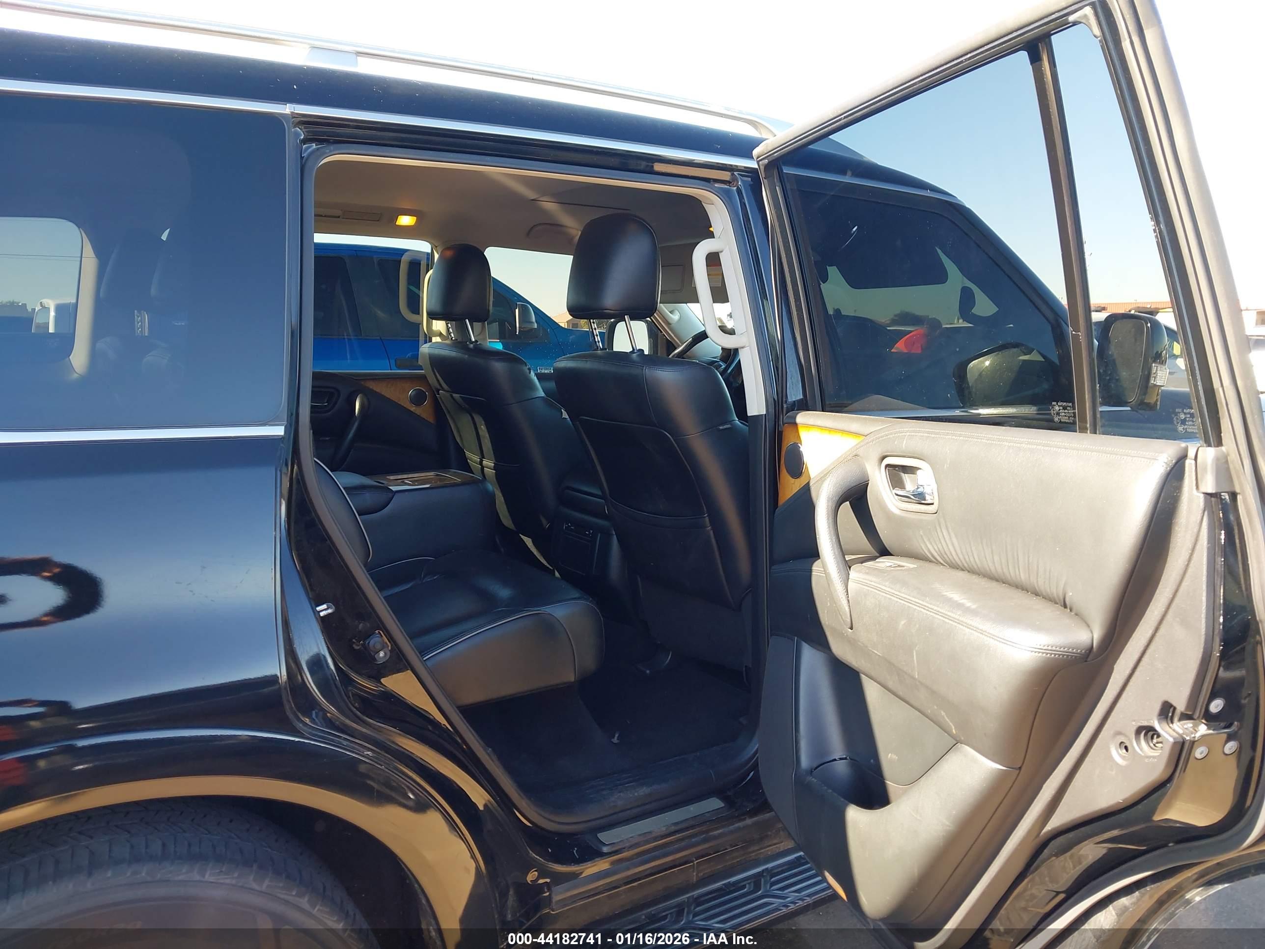 INFINITI QX56 image 8