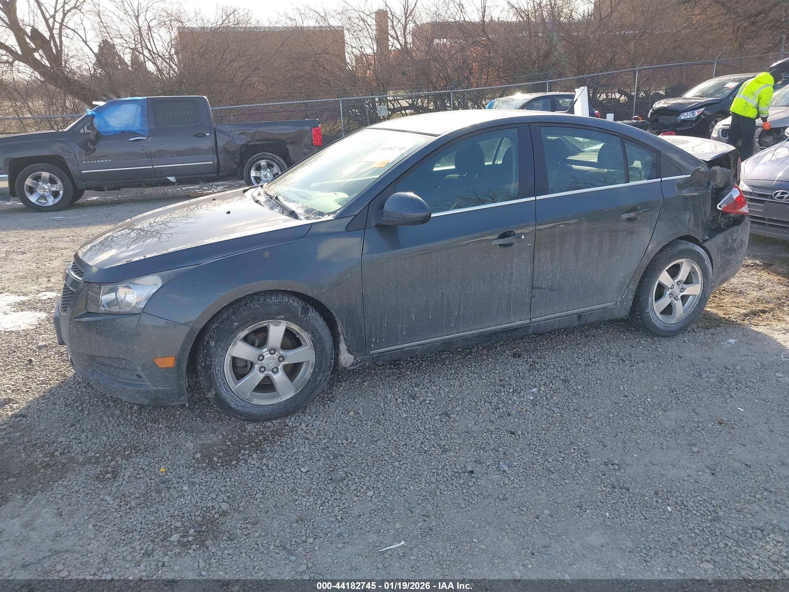 CHEVROLET CRUZE image 2
