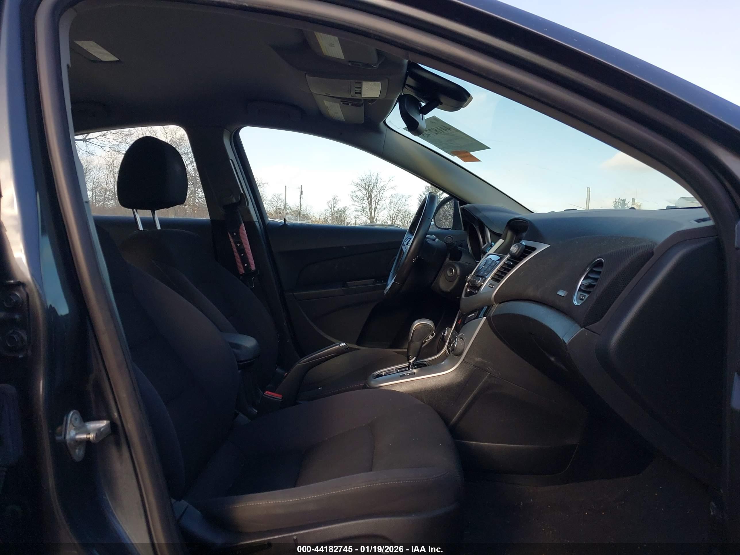CHEVROLET CRUZE image 5