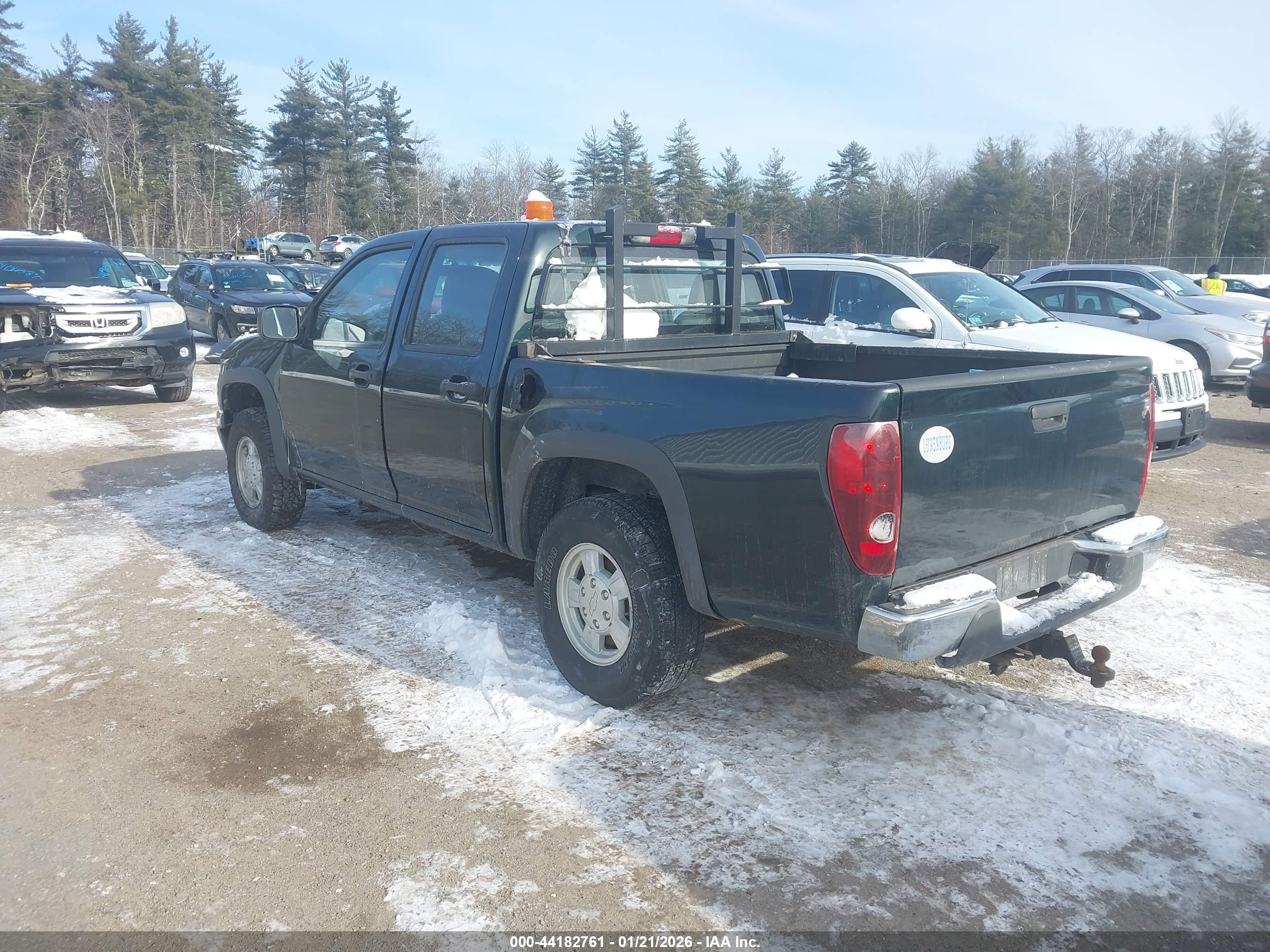 CHEVROLET COLORADO image 3