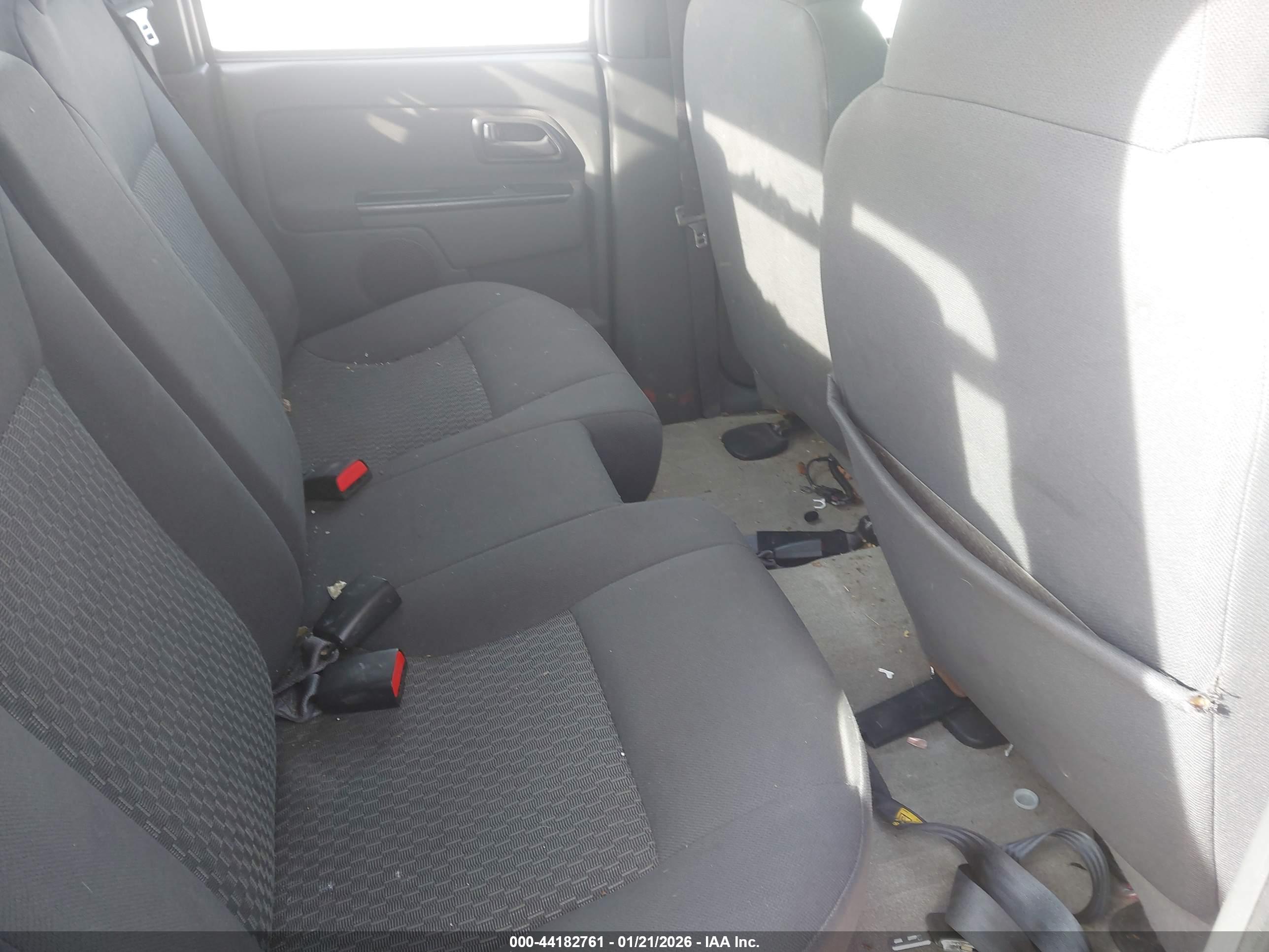 CHEVROLET COLORADO image 8