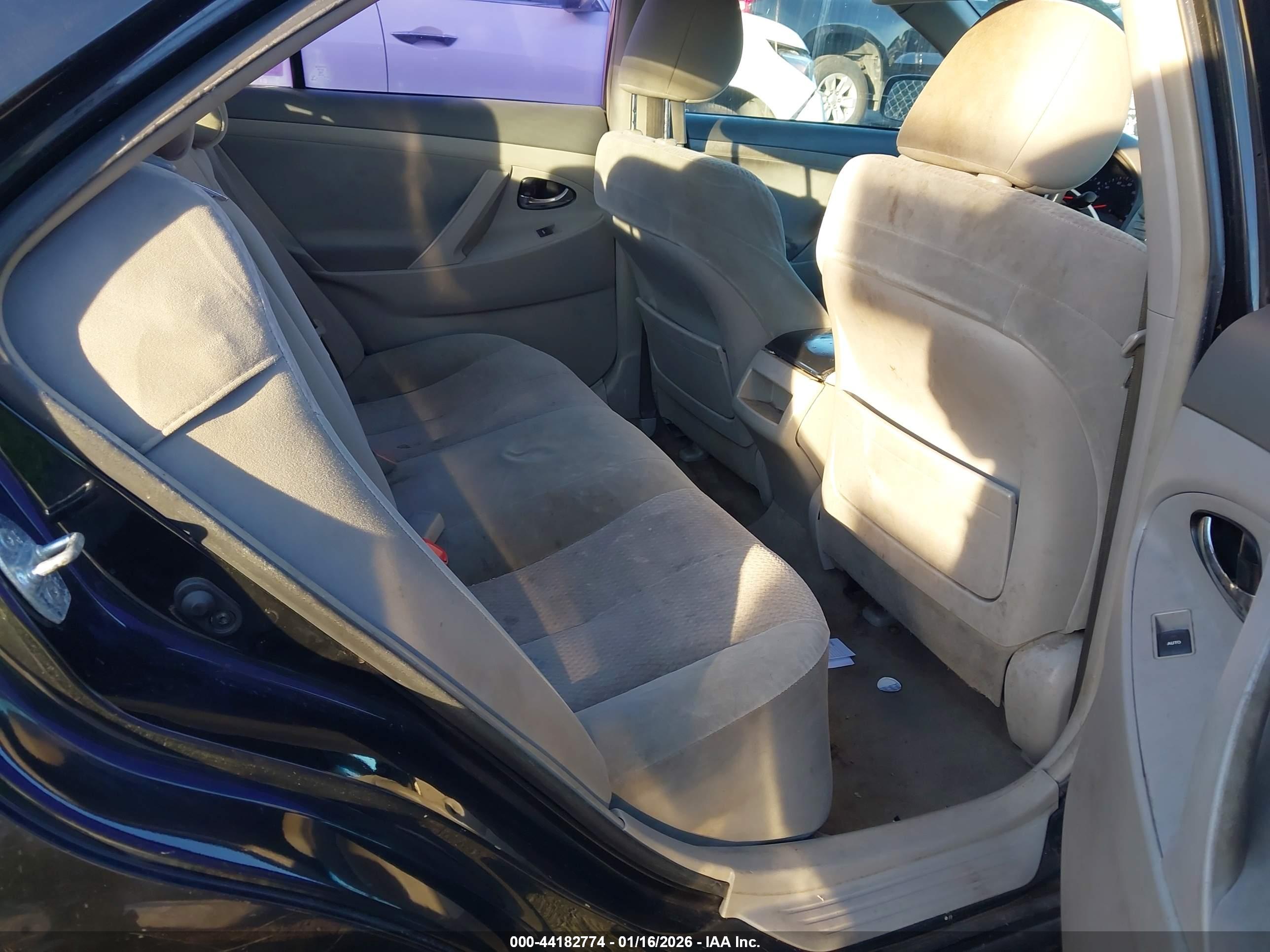 TOYOTA CAMRY image 8