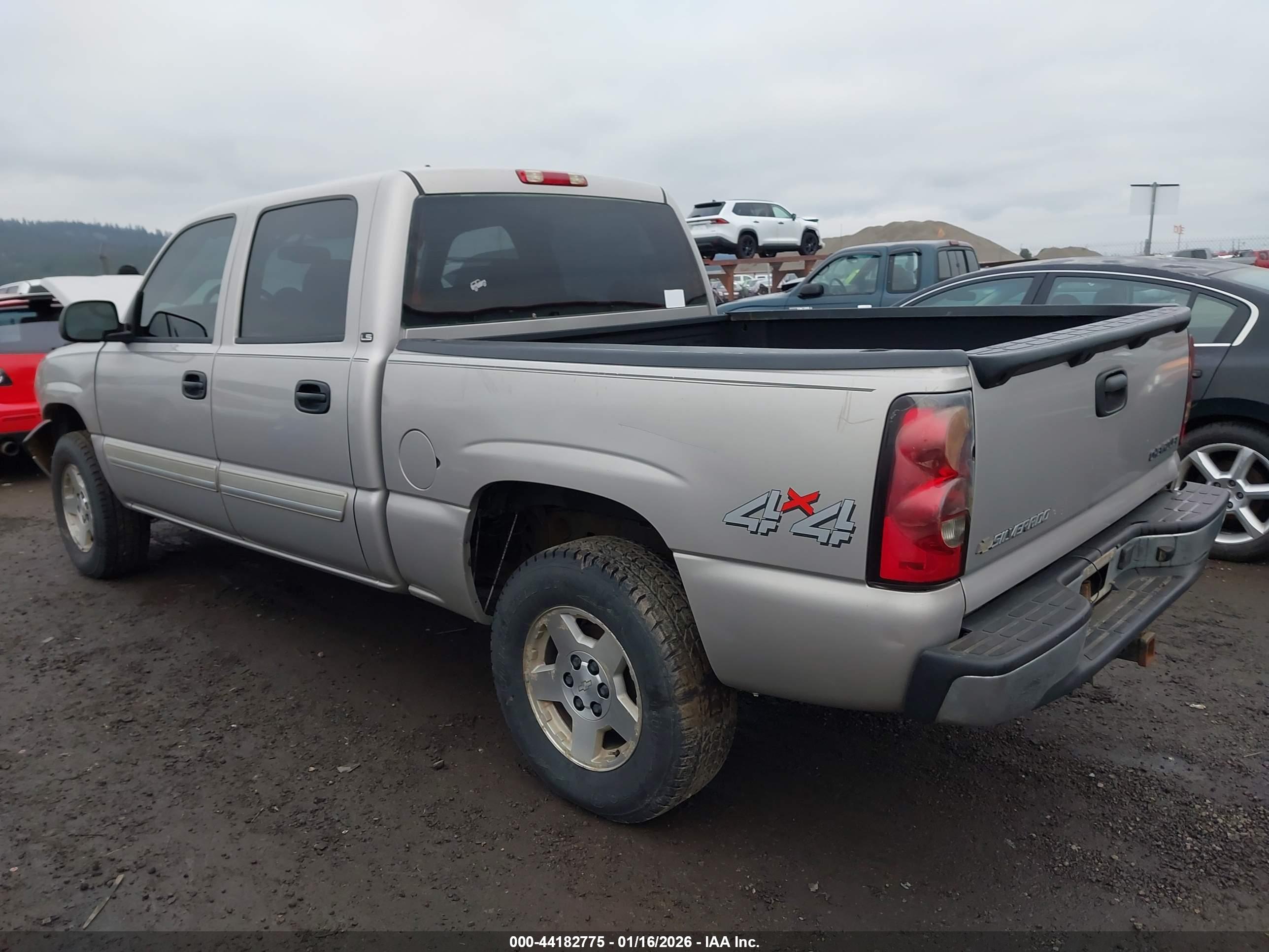 CHEVROLET SILVERADO image 3
