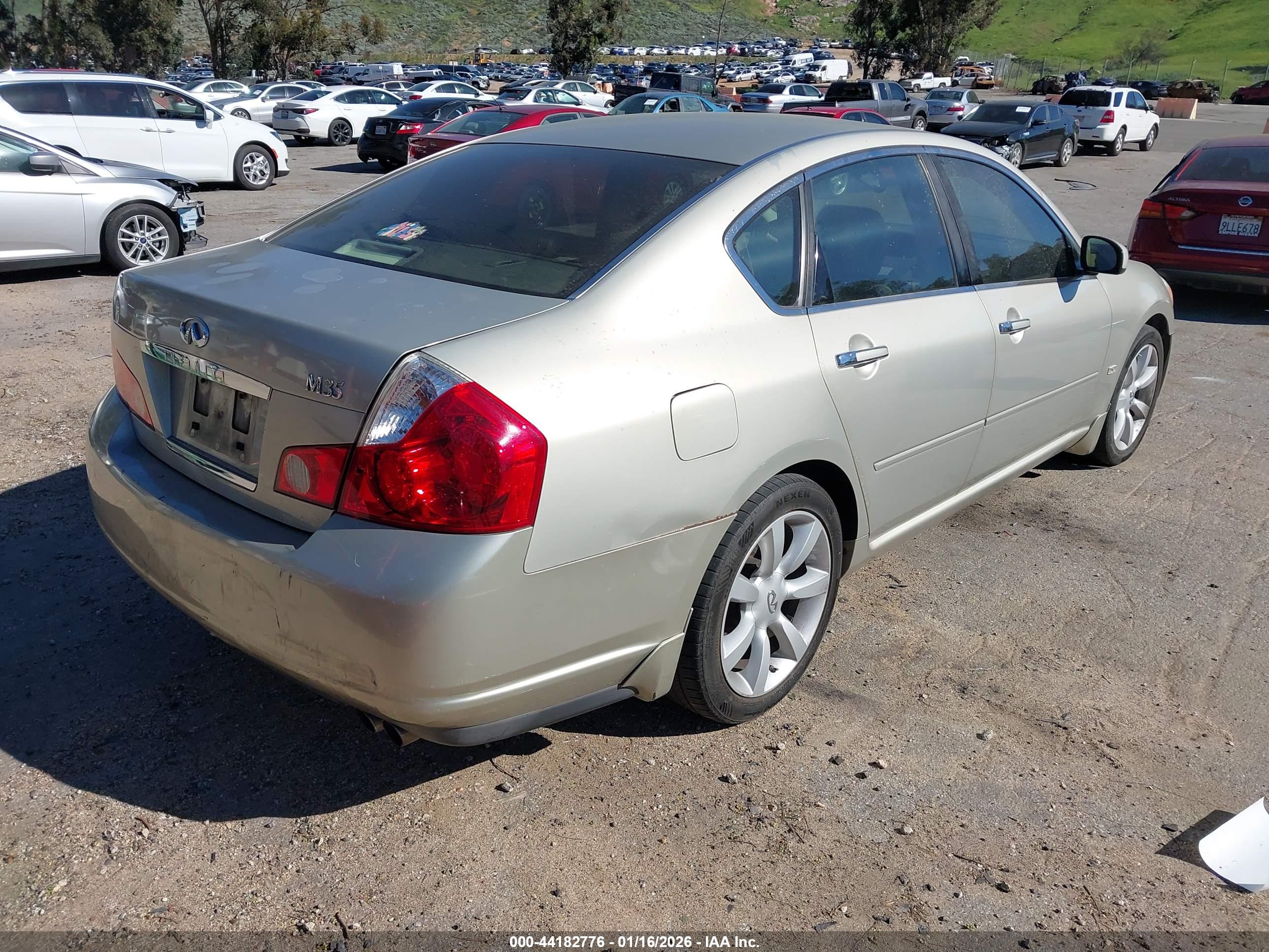 INFINITI M35 image 4