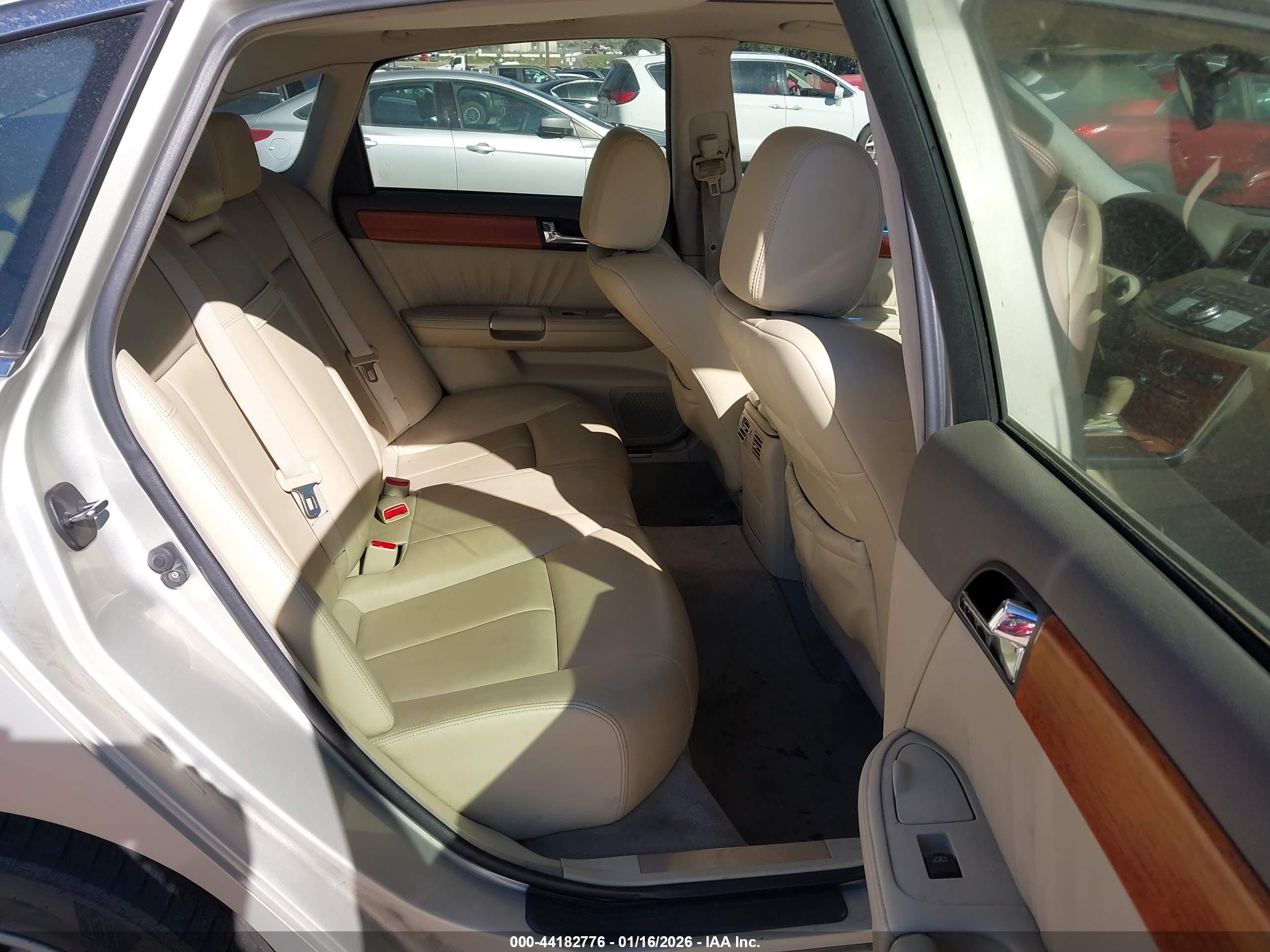 INFINITI M35 image 8