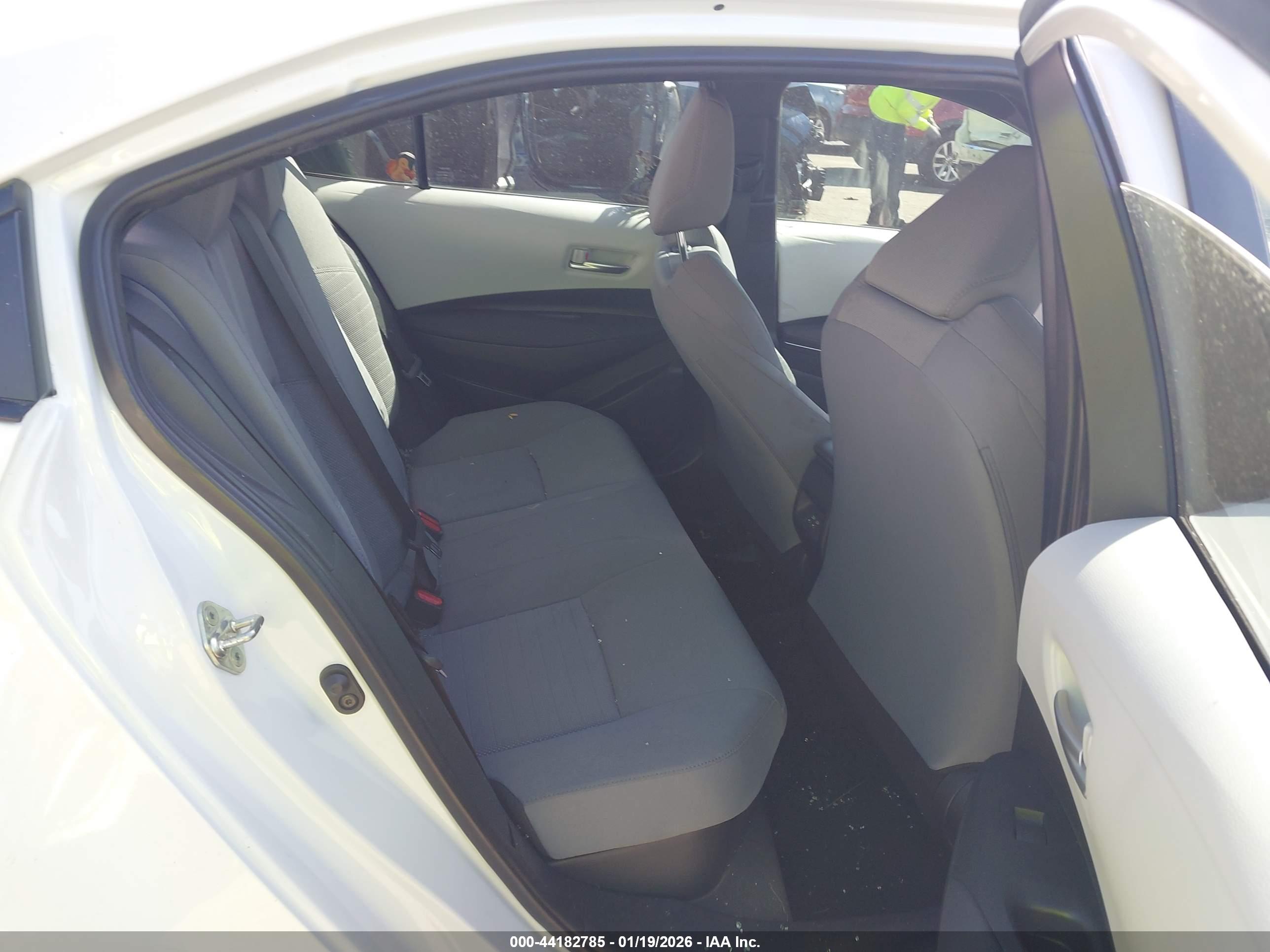 TOYOTA COROLLA image 8