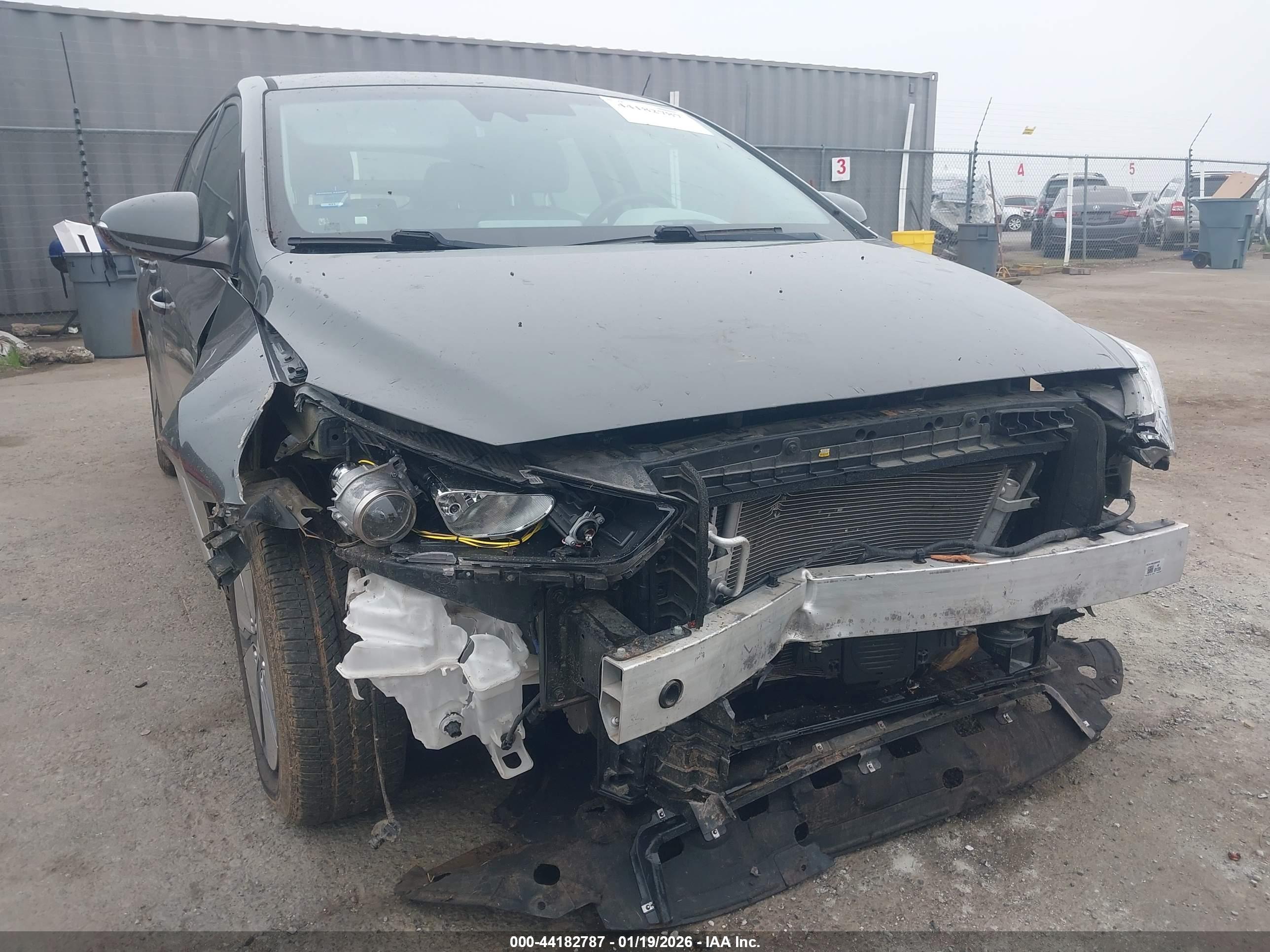 HYUNDAI IONIQ image 6