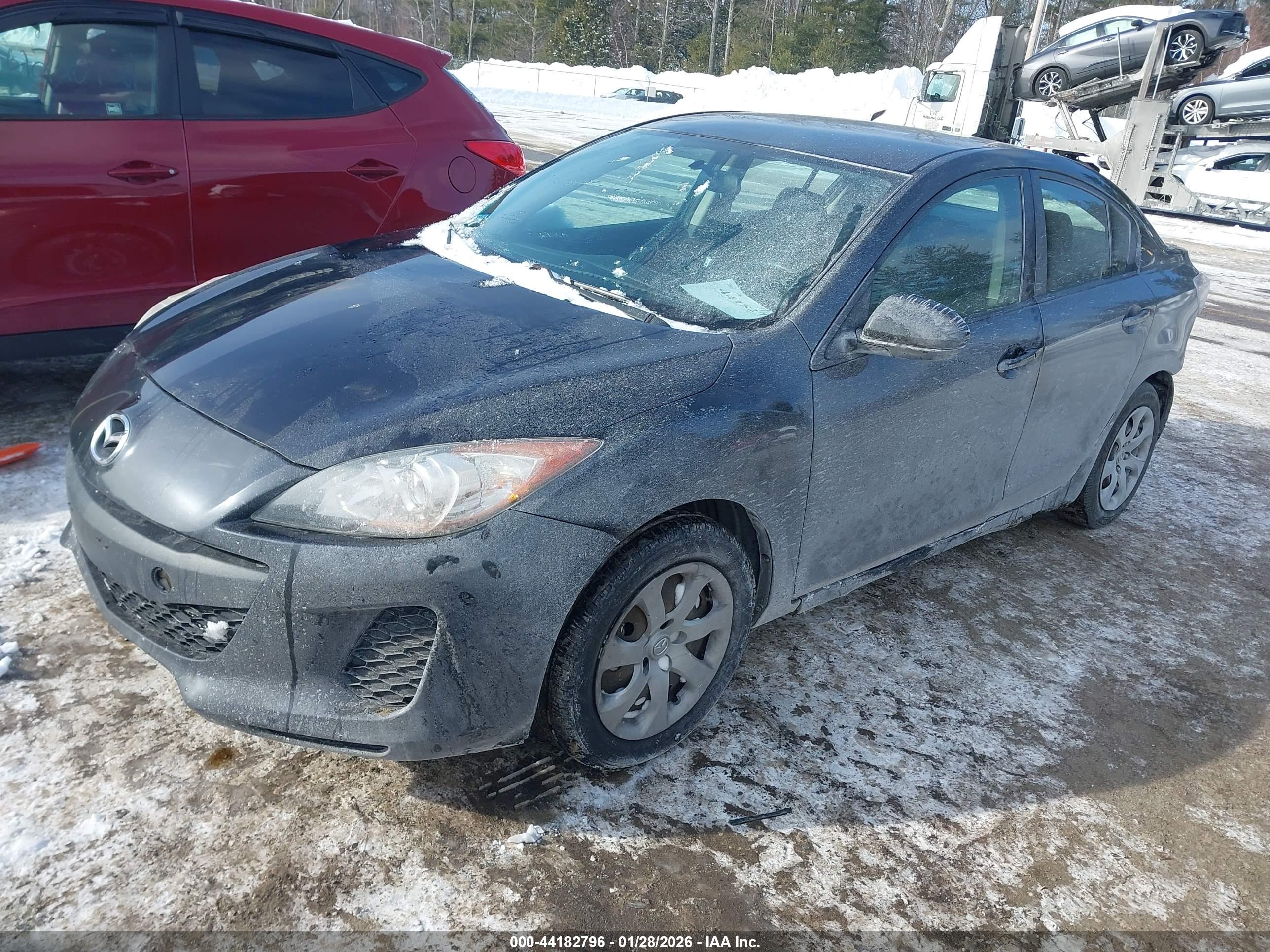 MAZDA MAZDA3 image 2