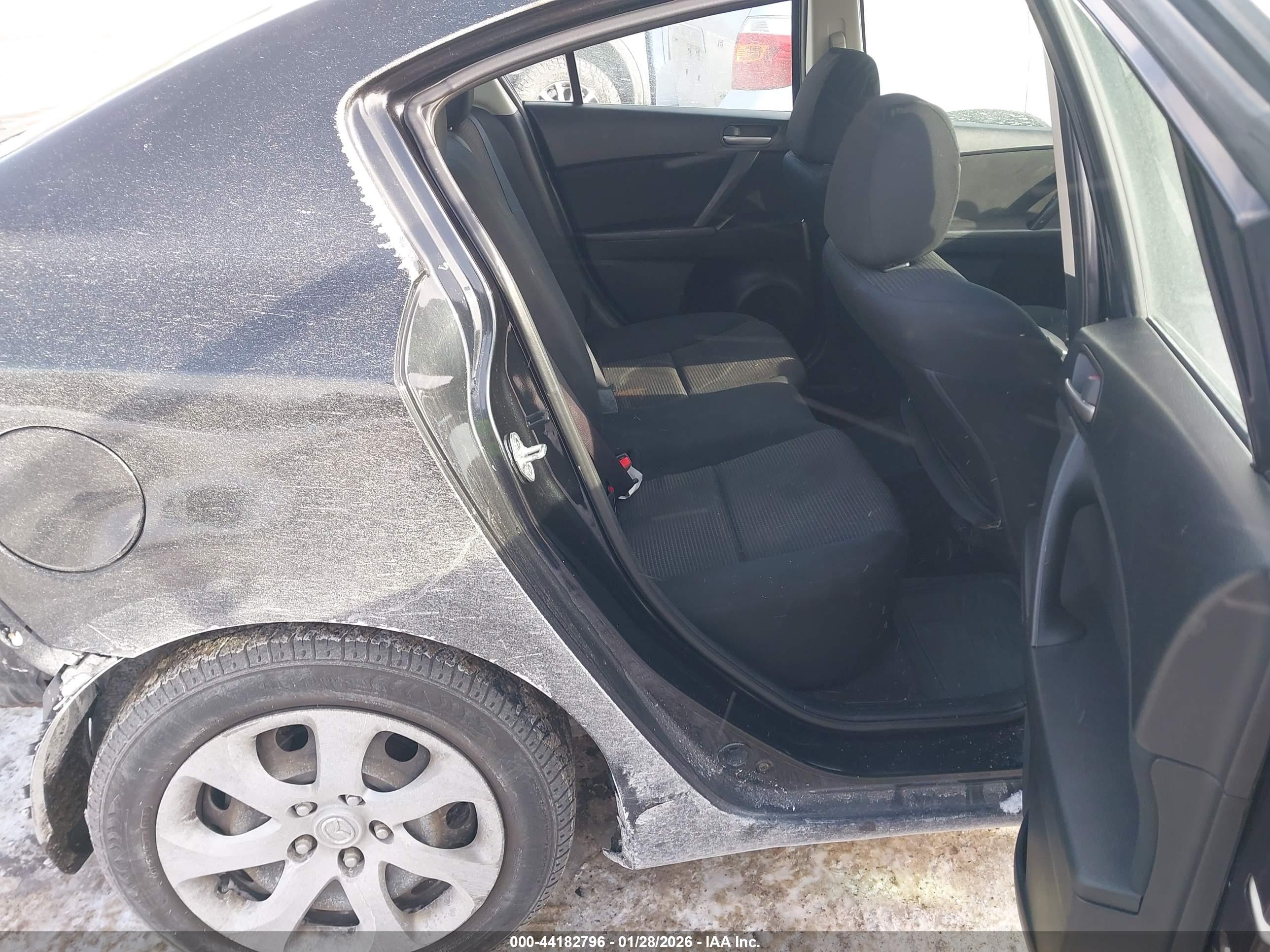 MAZDA MAZDA3 image 8