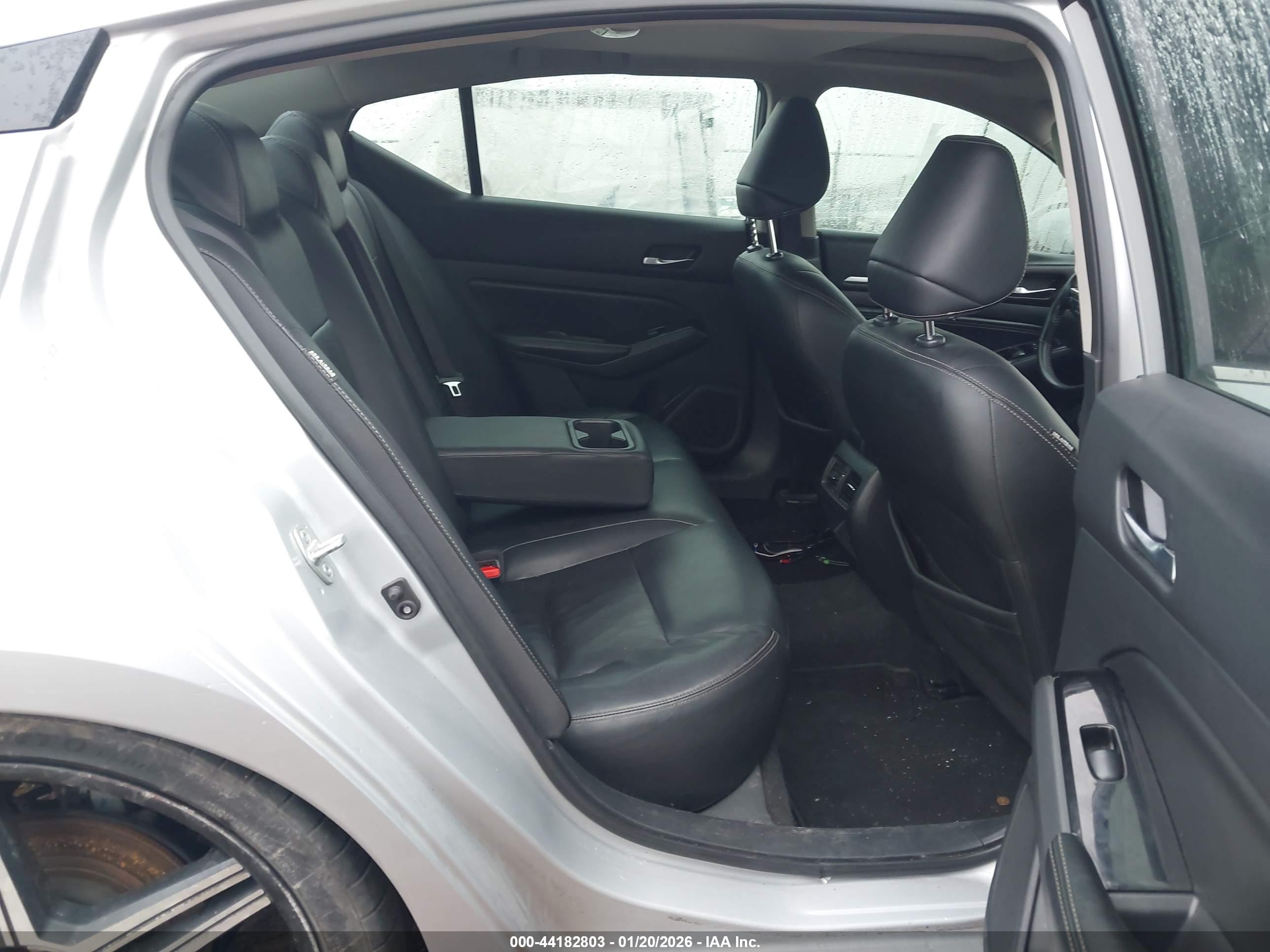 NISSAN ALTIMA image 8