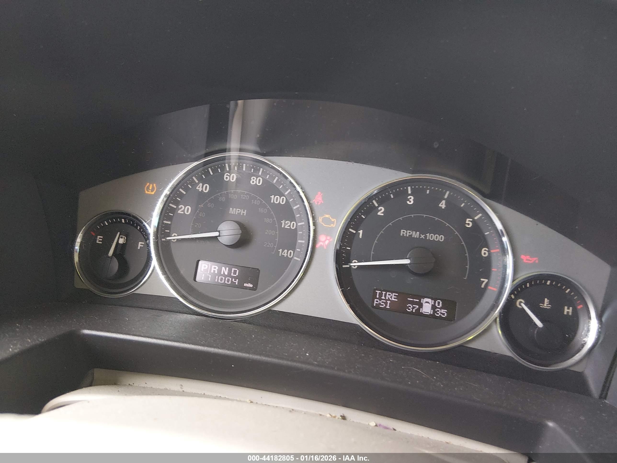 JEEP COMMANDER image 7