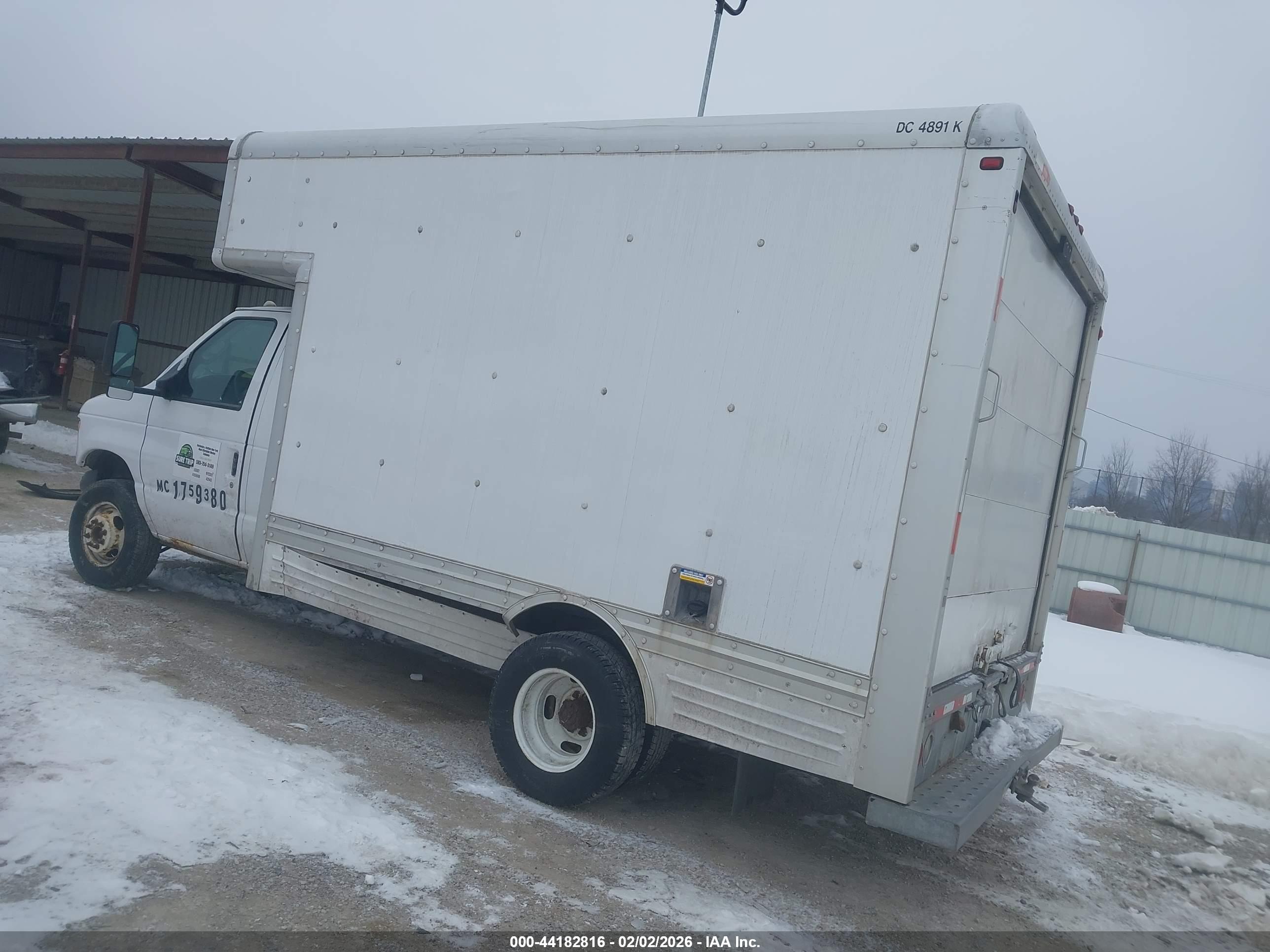 FORD E-450 image 3