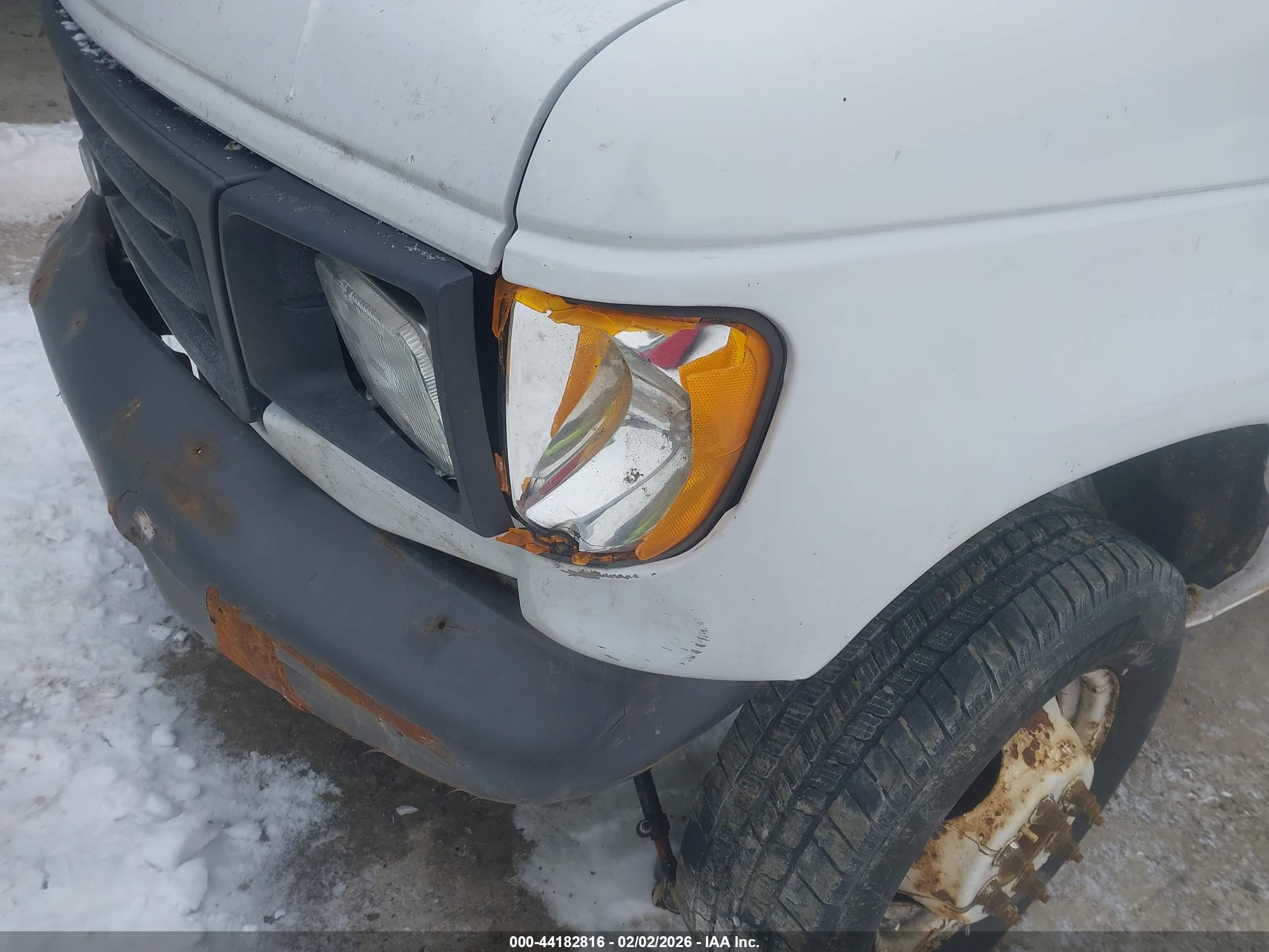 FORD E-450 image 6