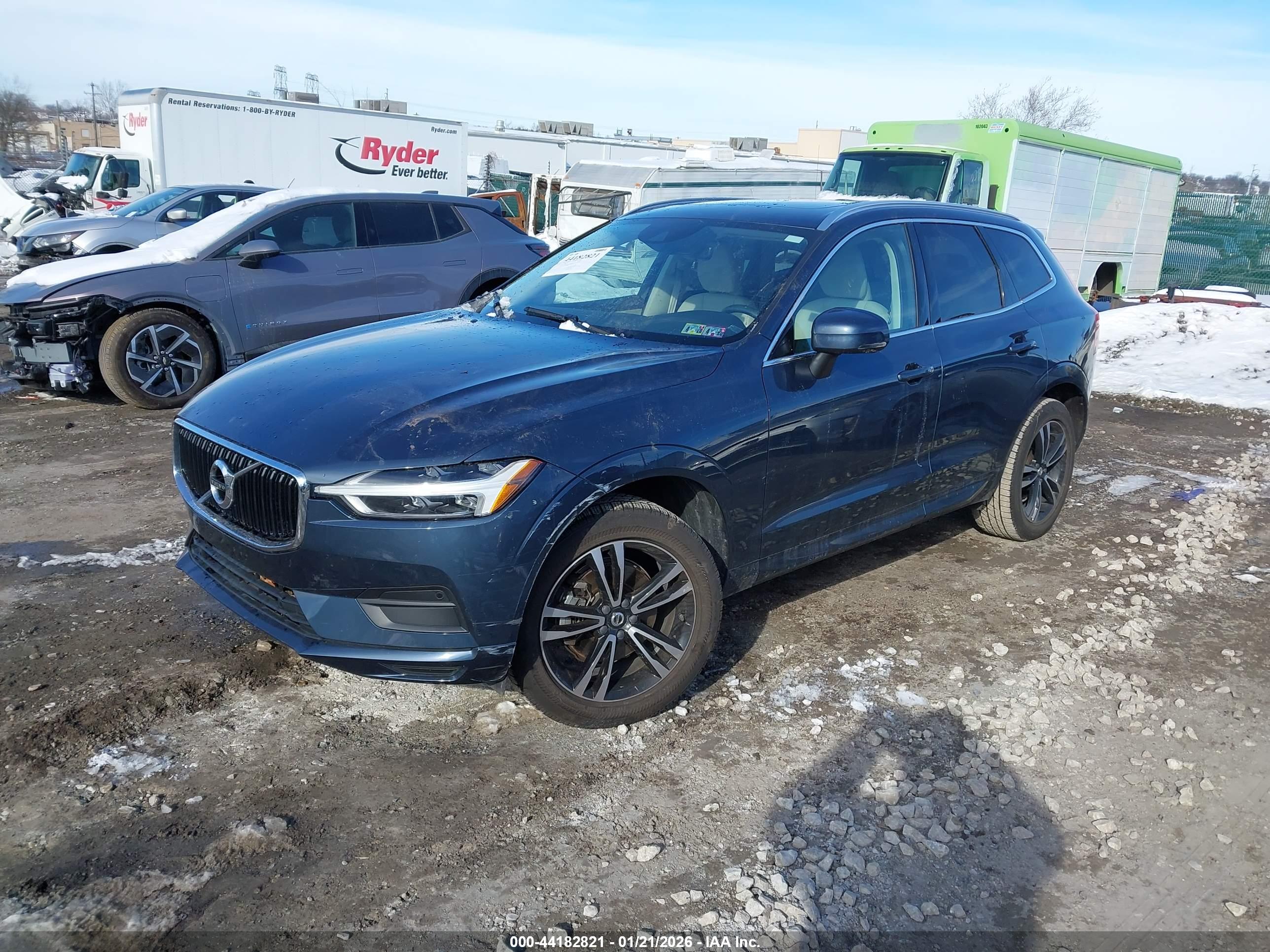 VOLVO XC60 image 2