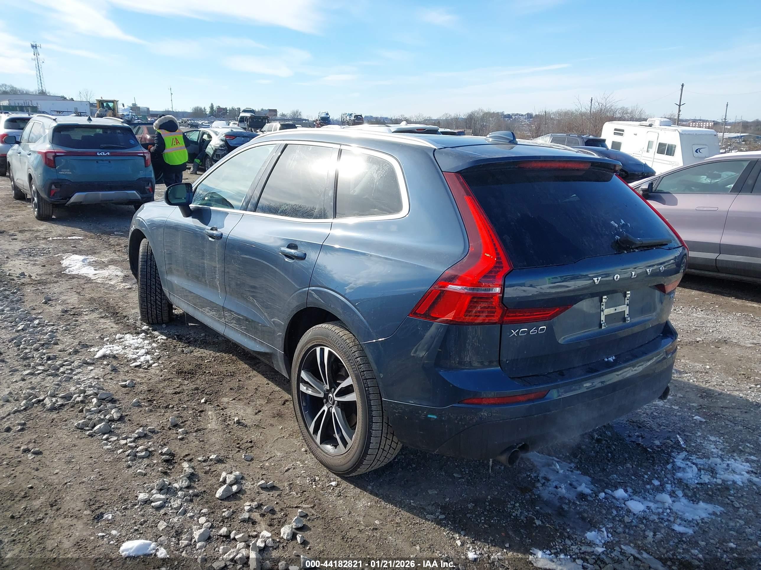 VOLVO XC60 image 3