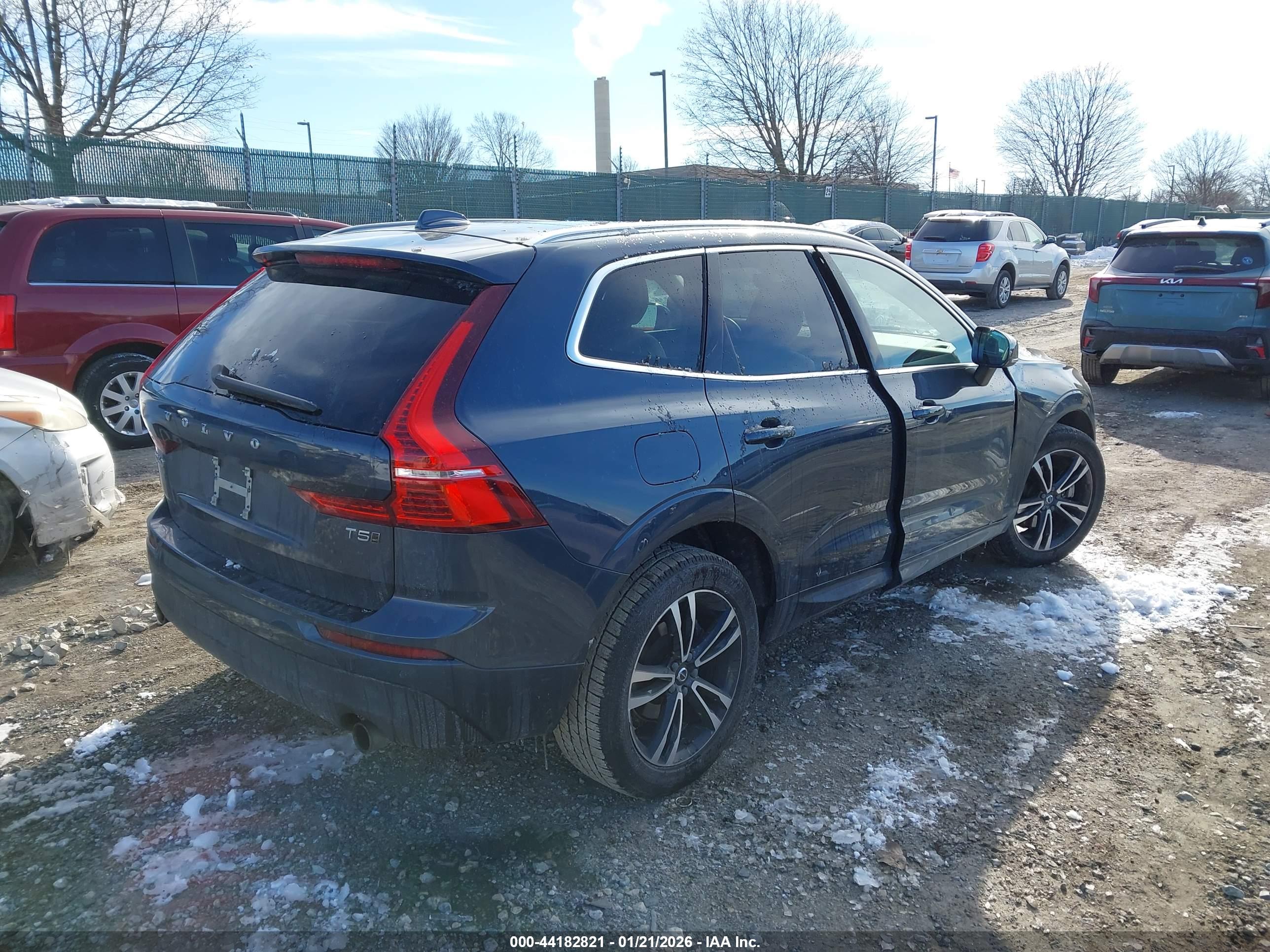 VOLVO XC60 image 4