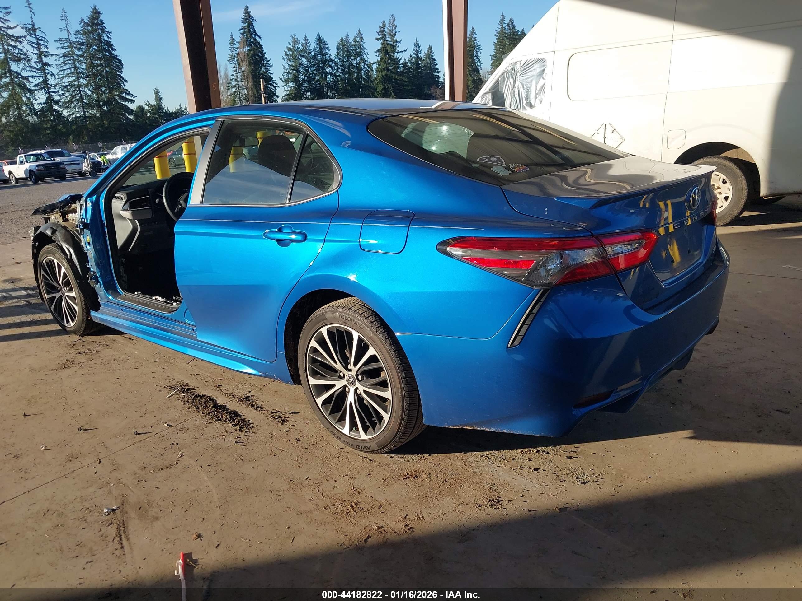 TOYOTA CAMRY image 3