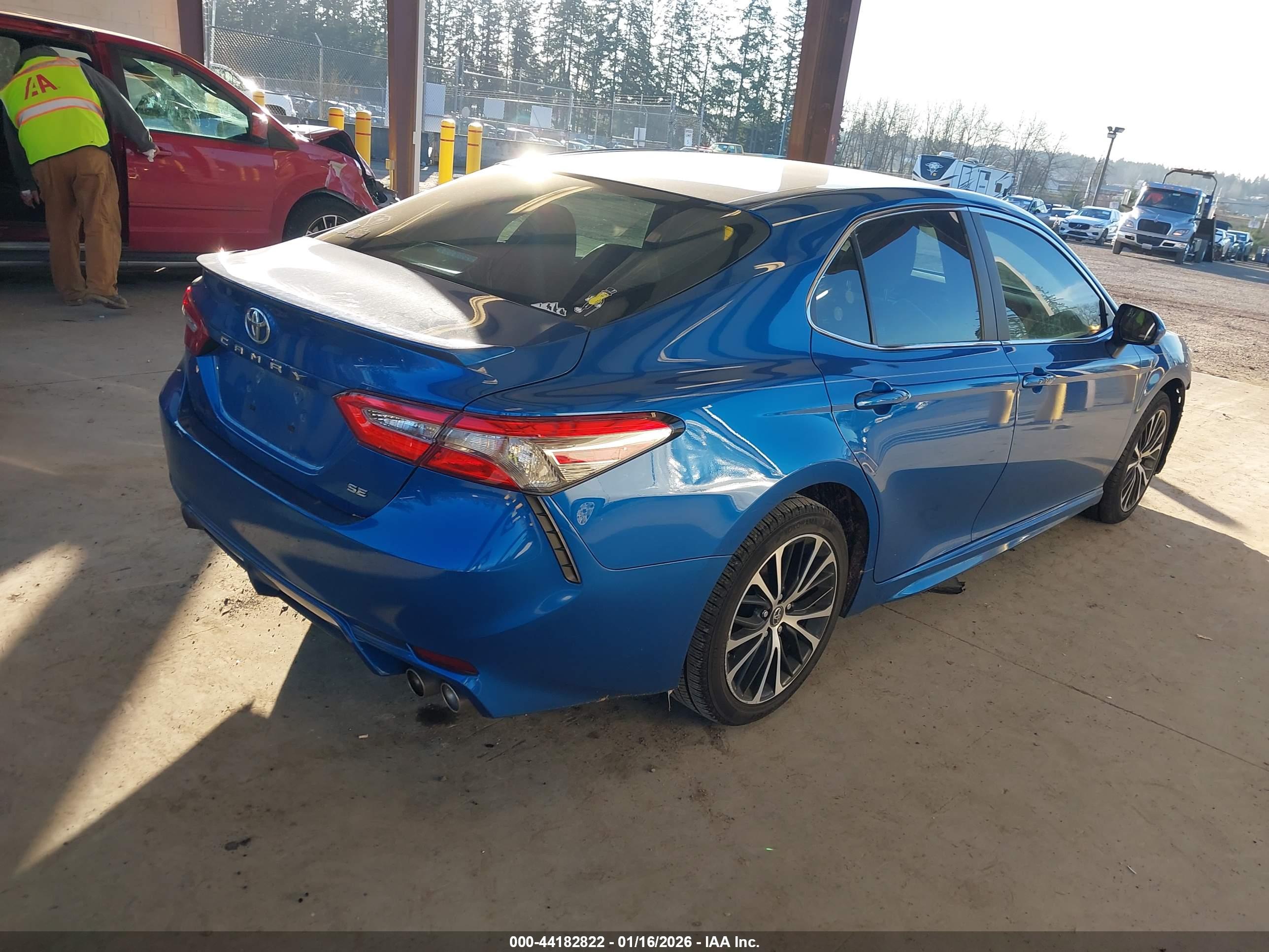 TOYOTA CAMRY image 4