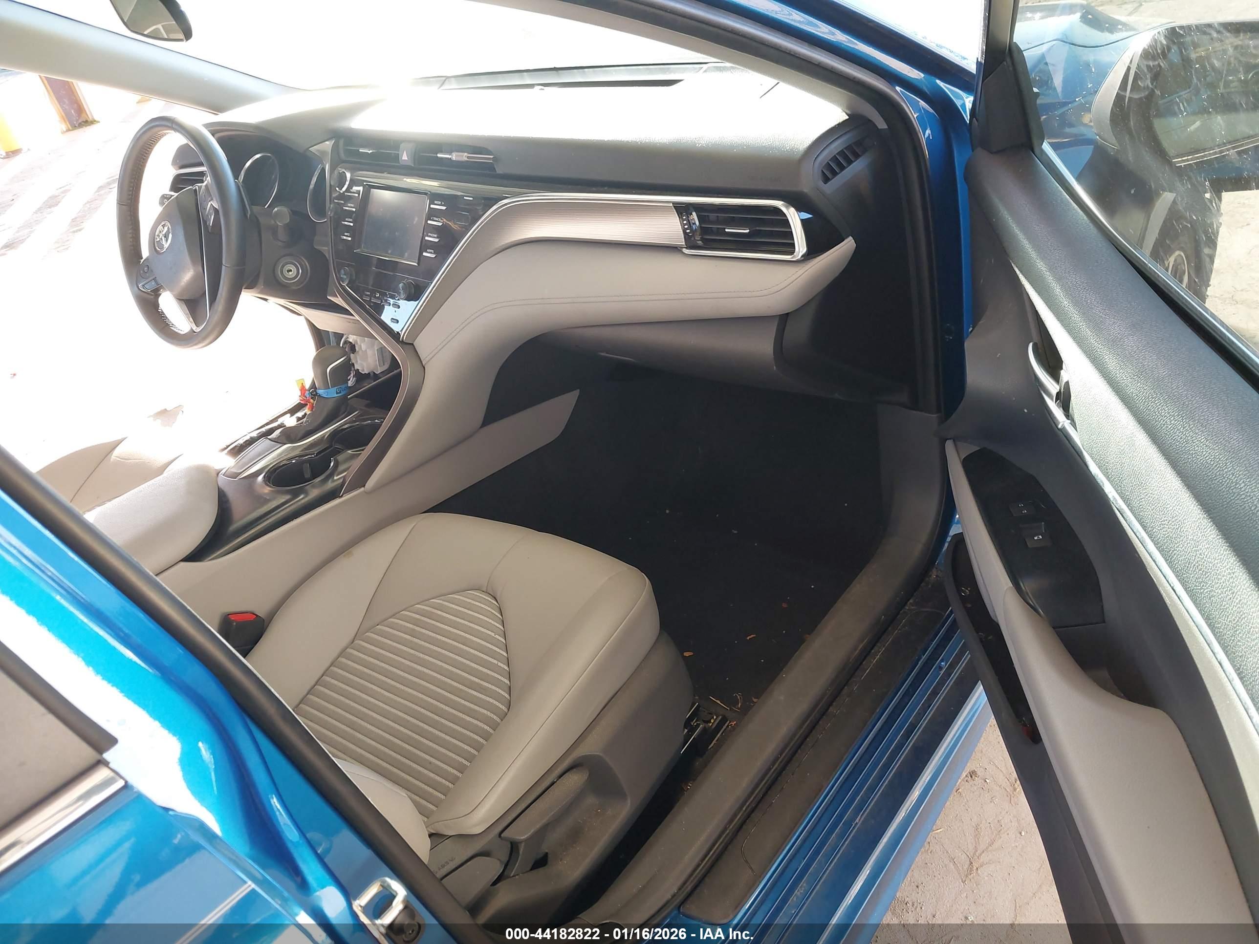 TOYOTA CAMRY image 5